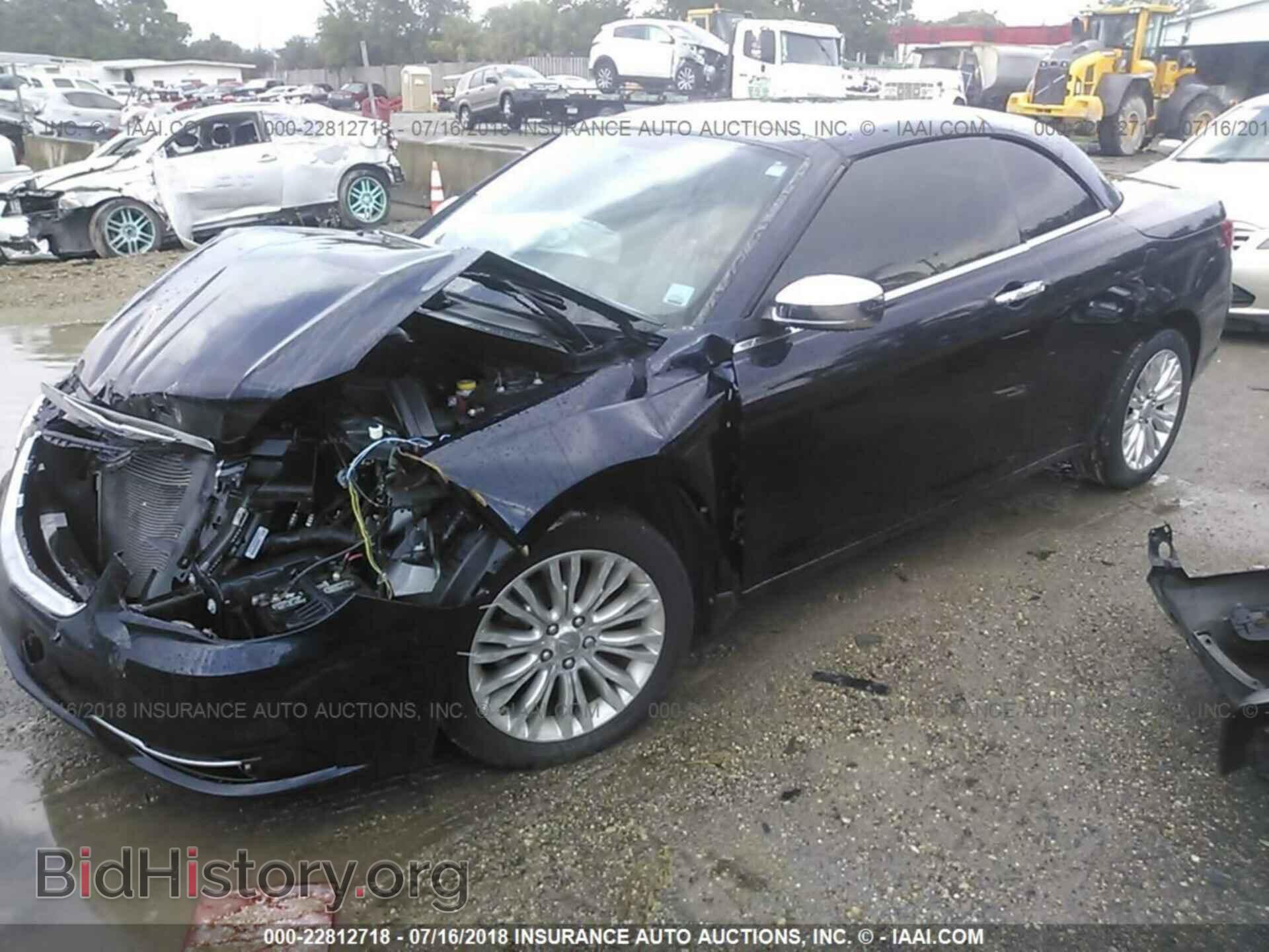 2011 Chrysler 200 - VIN: 1C3BC7EG8BN535702 - Photo 2
