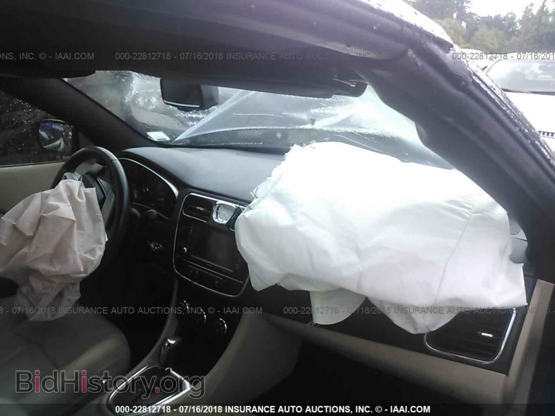 2011 Chrysler 200 - VIN: 1C3BC7EG8BN535702 - Photo 5
