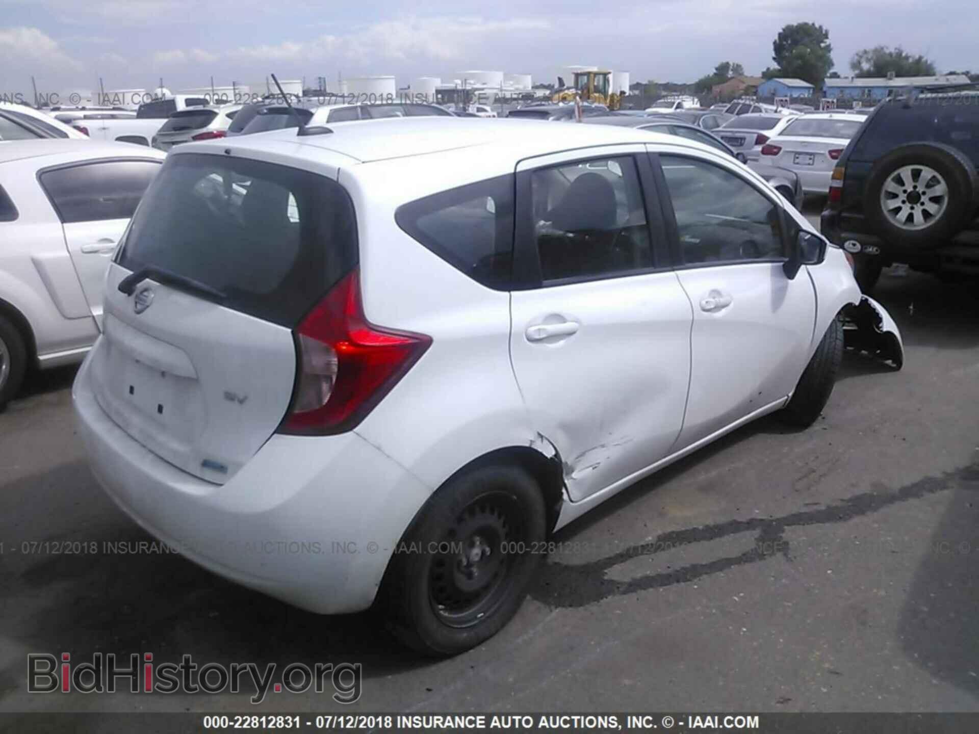 2016 Nissan Versa note - VIN: 3N1CE2CP7GL352110 - Photo 4