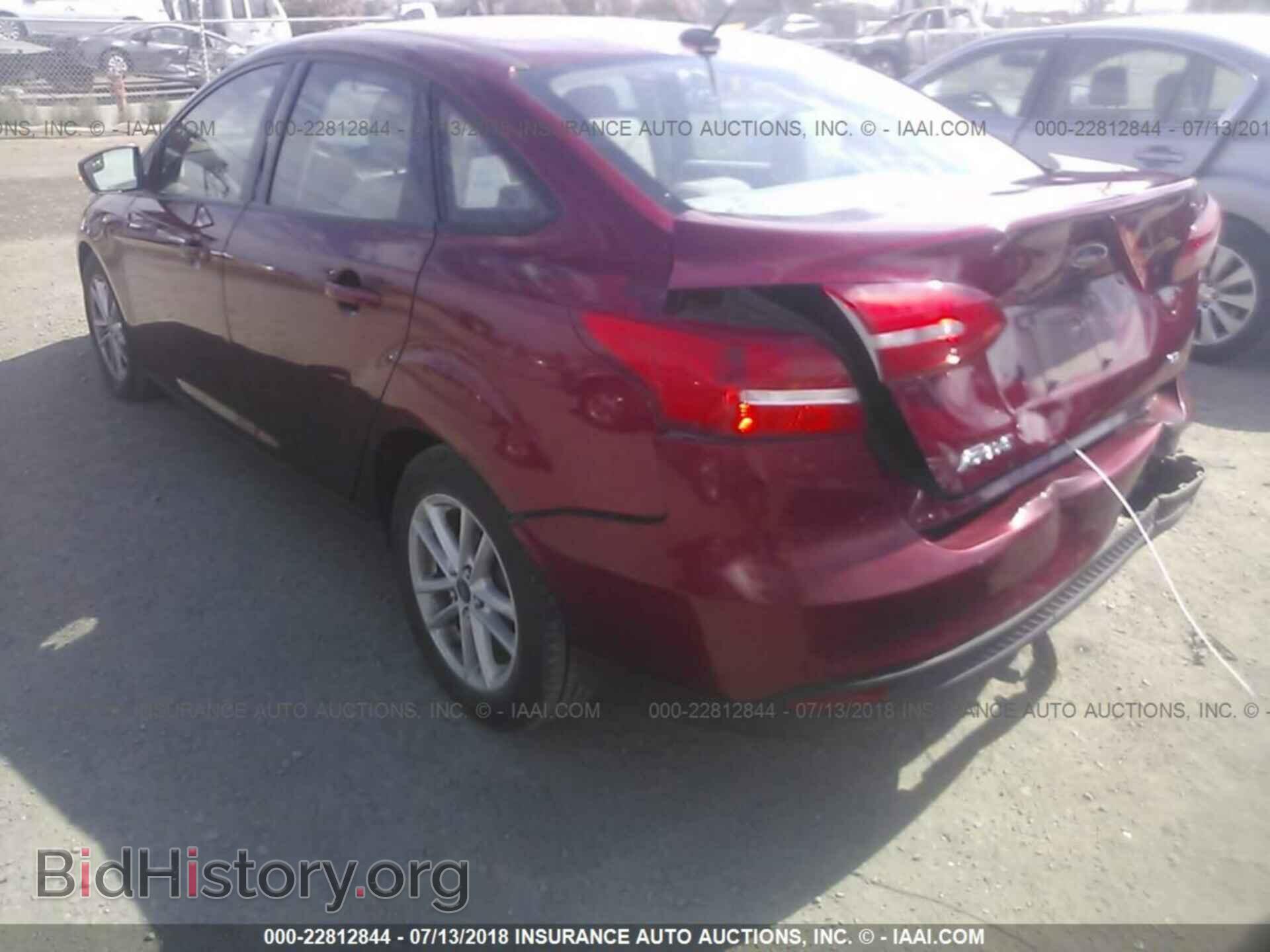 2015 Ford Focus - VIN: 1FADP3F21FL256720 - Photo 3