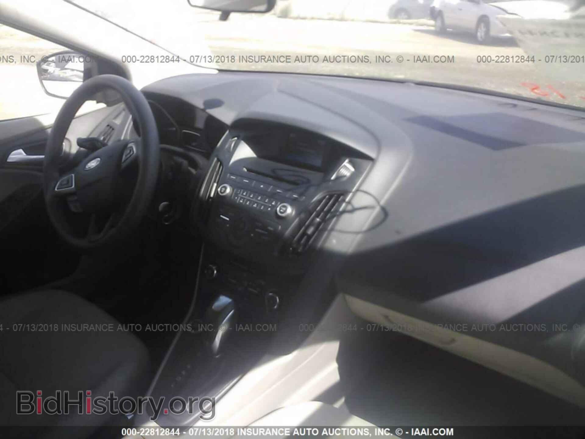 2015 Ford Focus - VIN: 1FADP3F21FL256720 - Photo 5