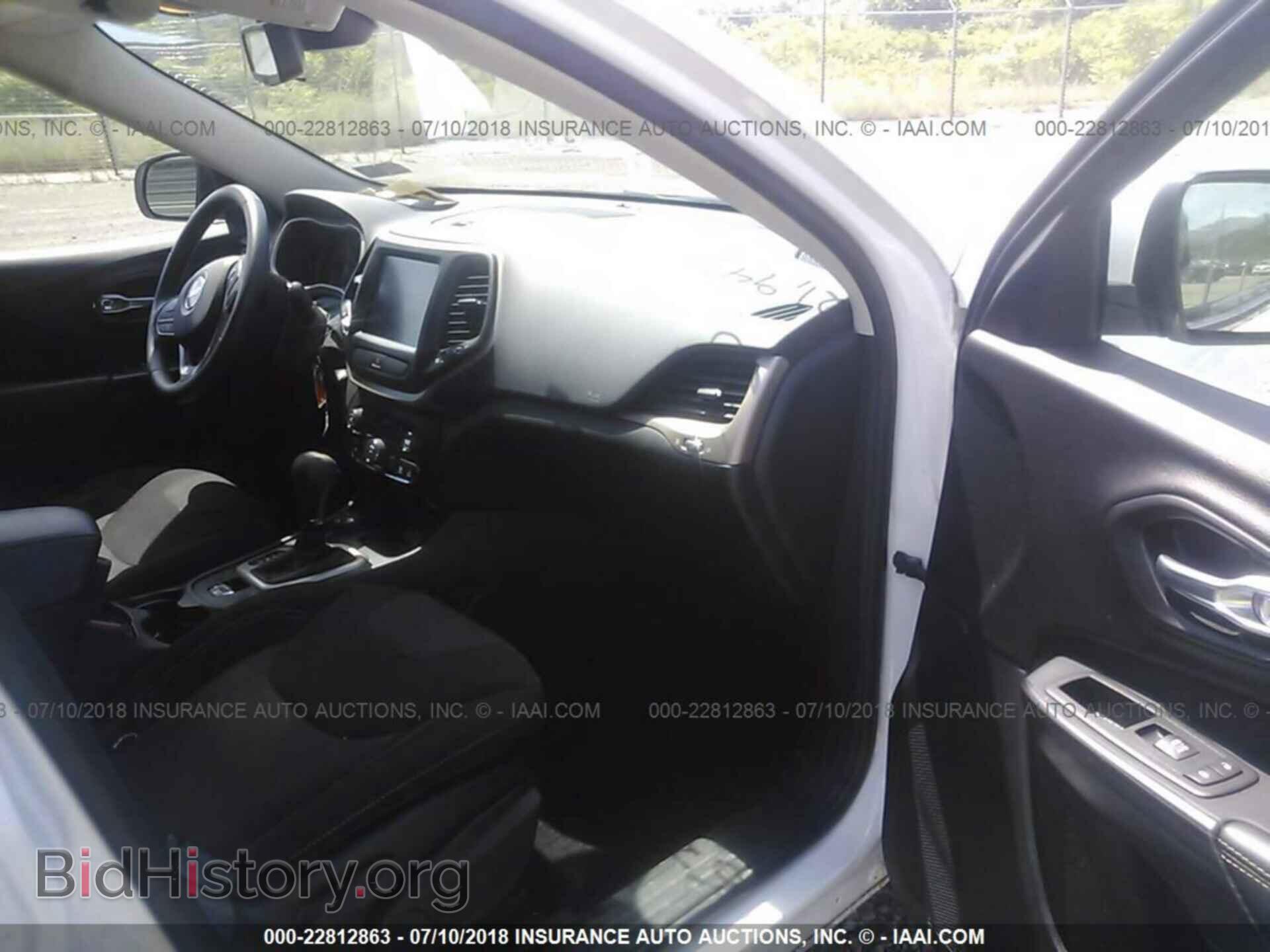 2017 Jeep Cherokee - VIN: 1C4PJMCB0HW564594 - Фото 5