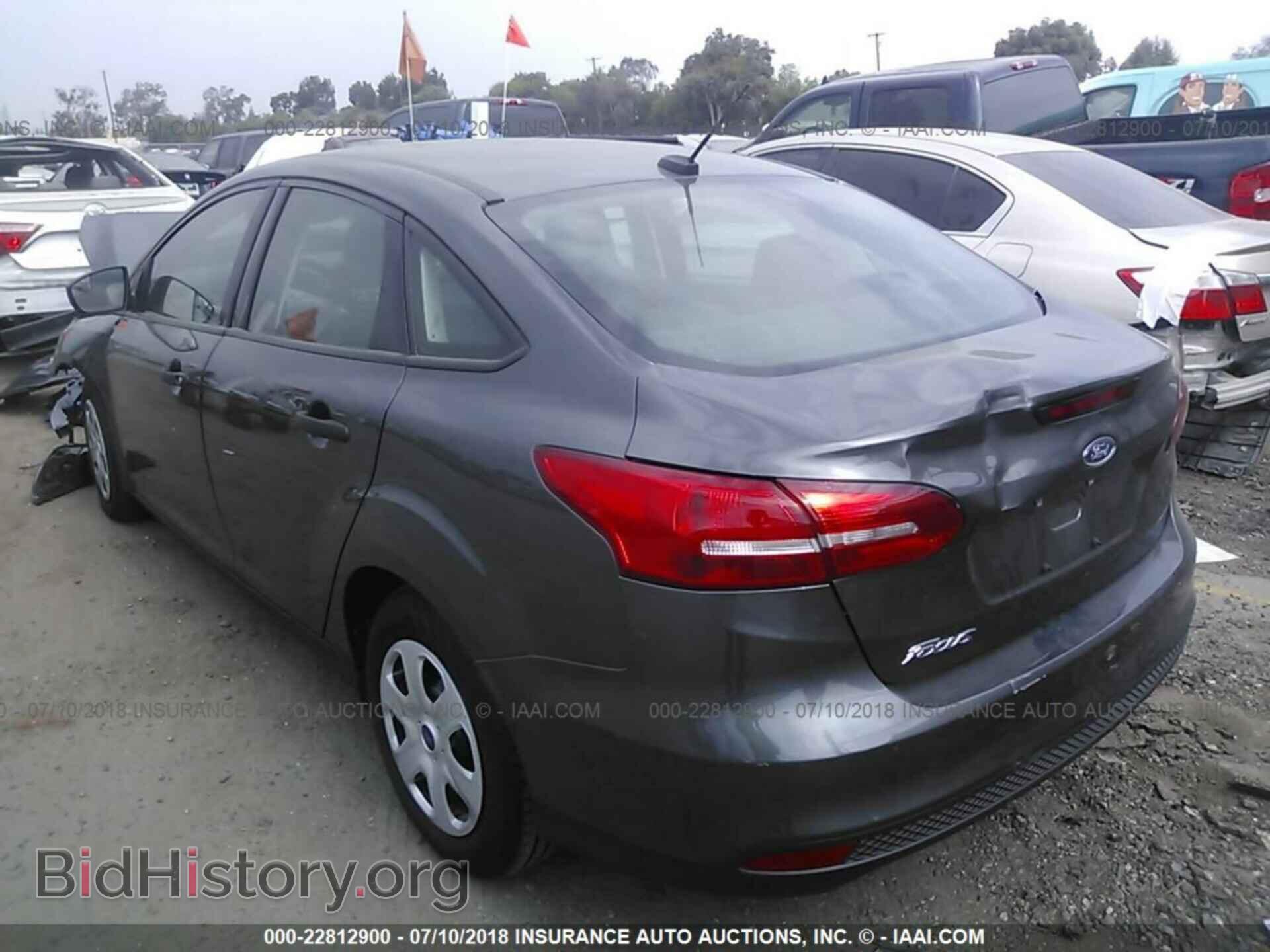 2018 Ford Focus - VIN: 1FADP3E20JL260932 - Фото 3