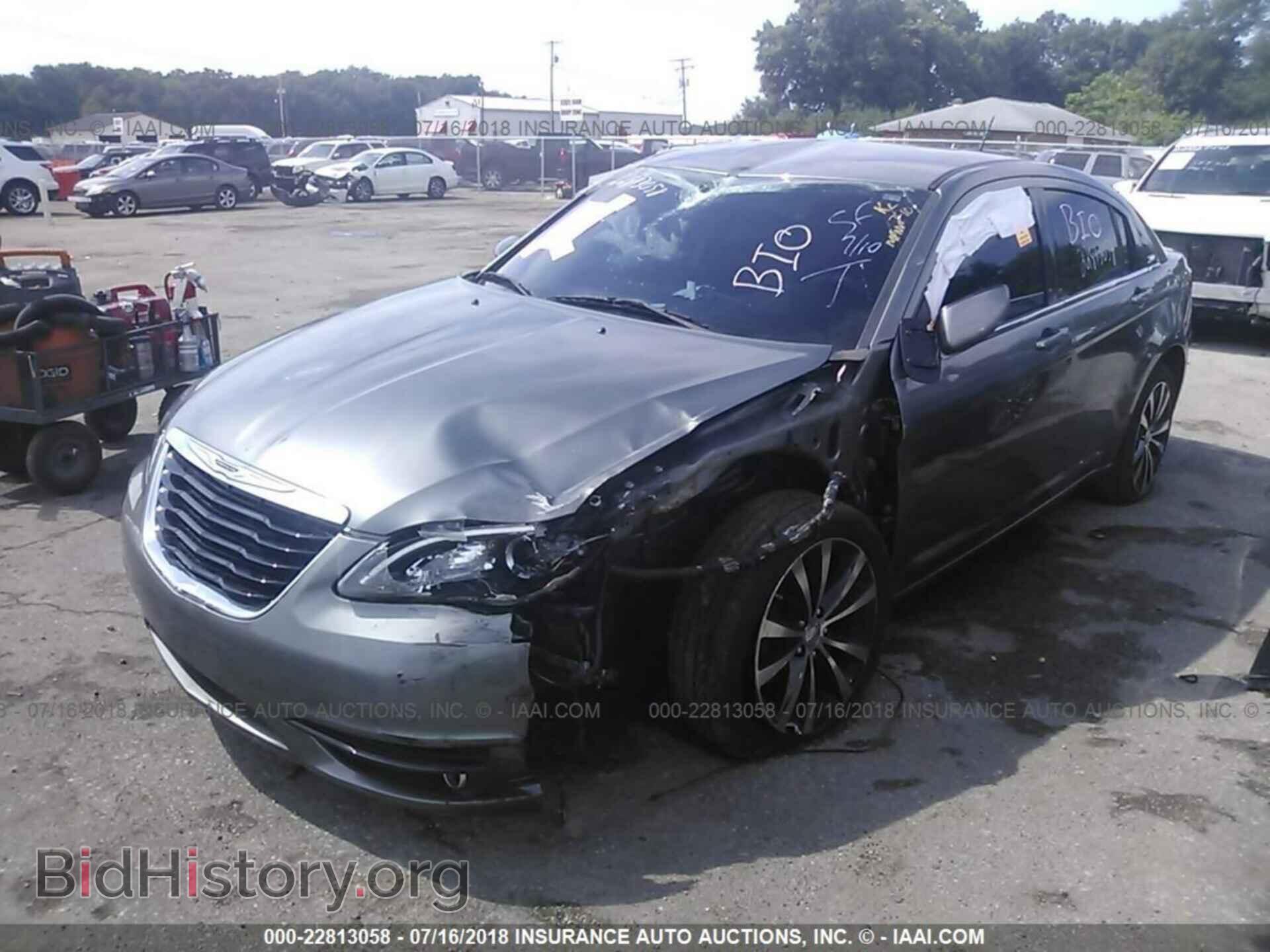 2013 Chrysler 200 - VIN: 1C3CCBBG5DN747097 - Photo 2