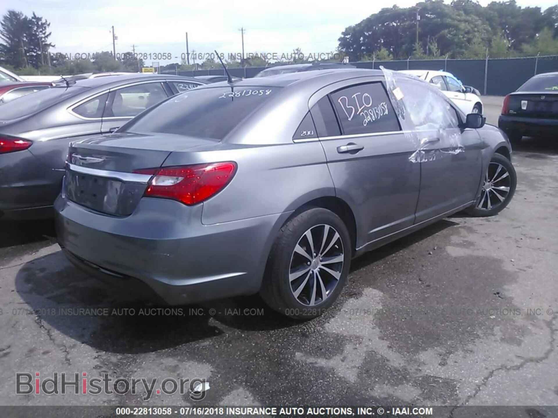 2013 Chrysler 200 - VIN: 1C3CCBBG5DN747097 - Photo 4