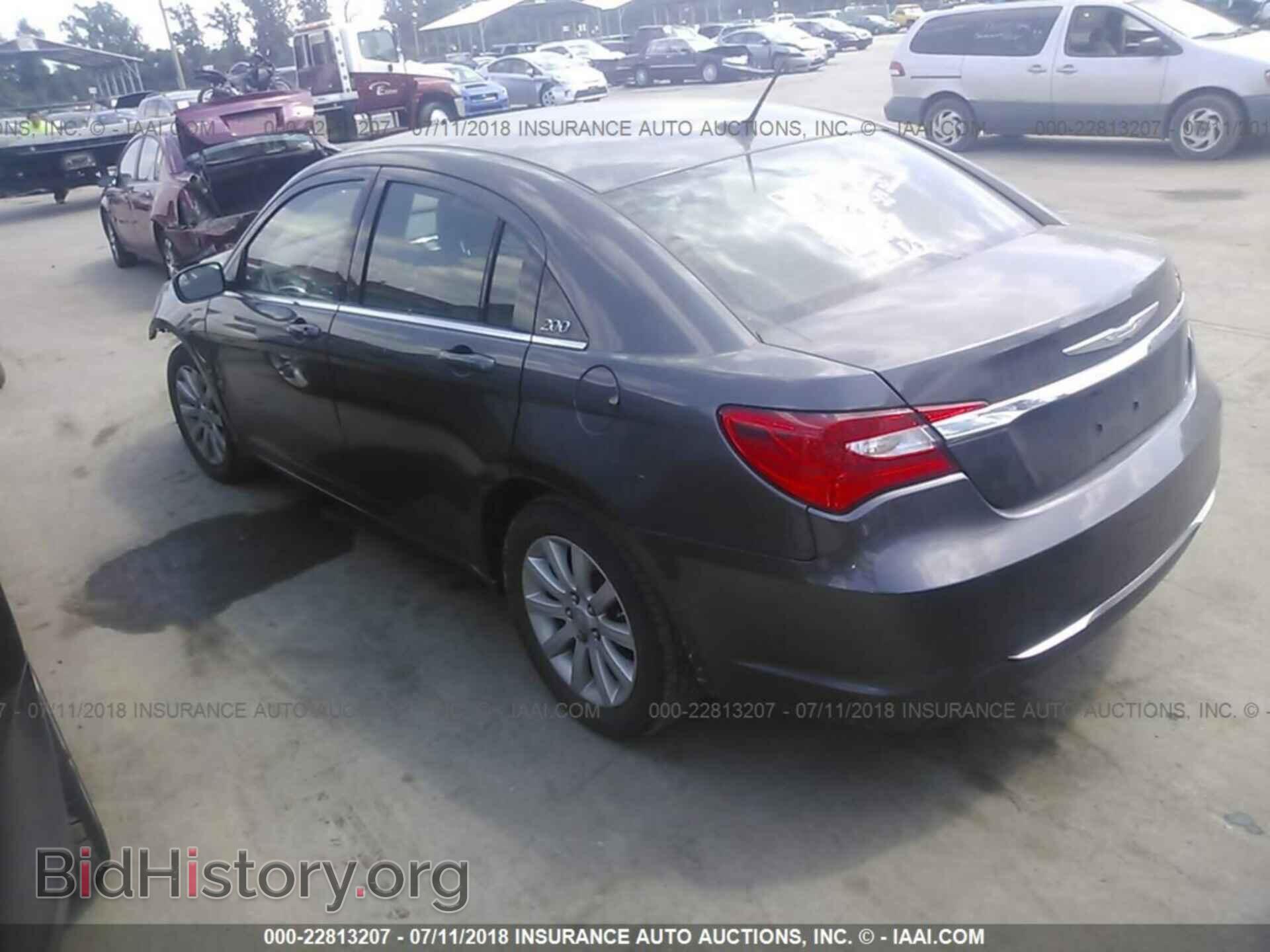 2014 Chrysler 200 - VIN: 1C3CCBBB5EN197826 - Фото 3