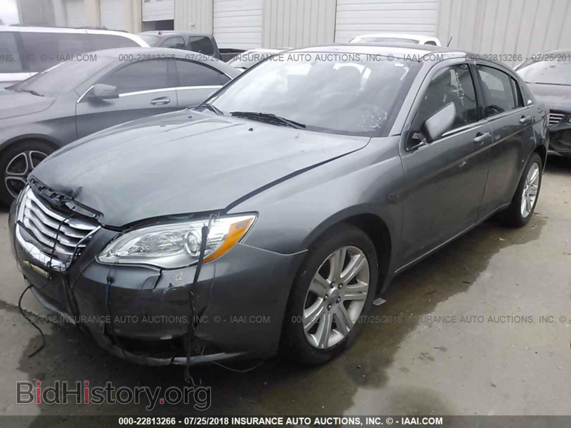 2012 Chrysler 200 - VIN: 1C3CCBBB0CN146151 - Фото 2