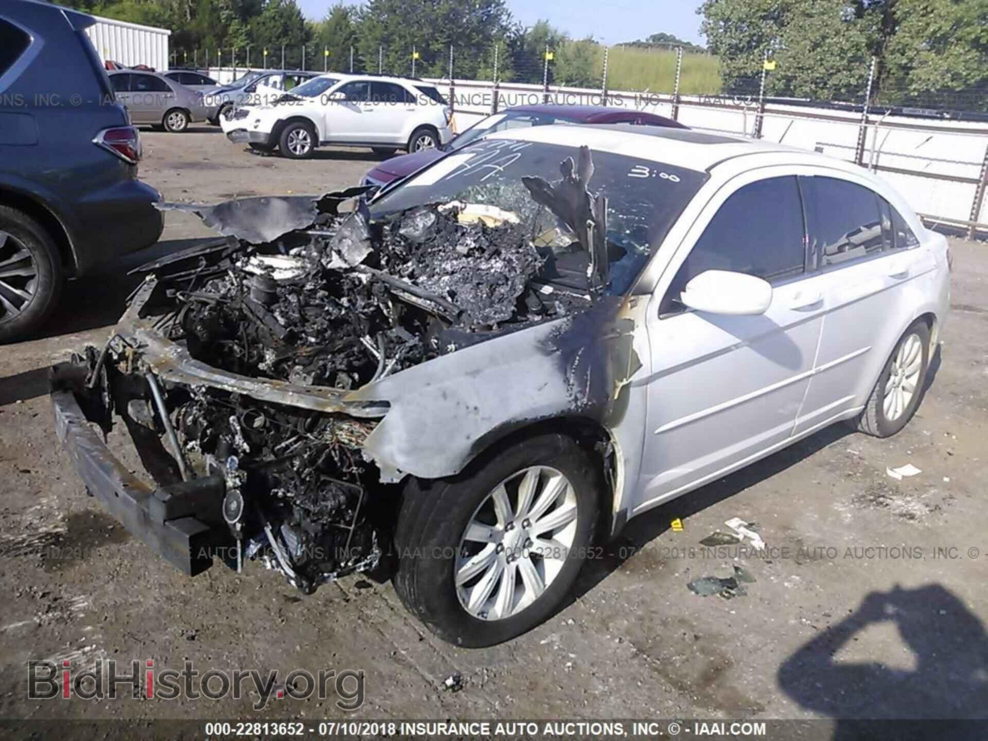 2012 Chrysler 200 - VIN: 1C3CCBBB8CN207911 - Фото 2