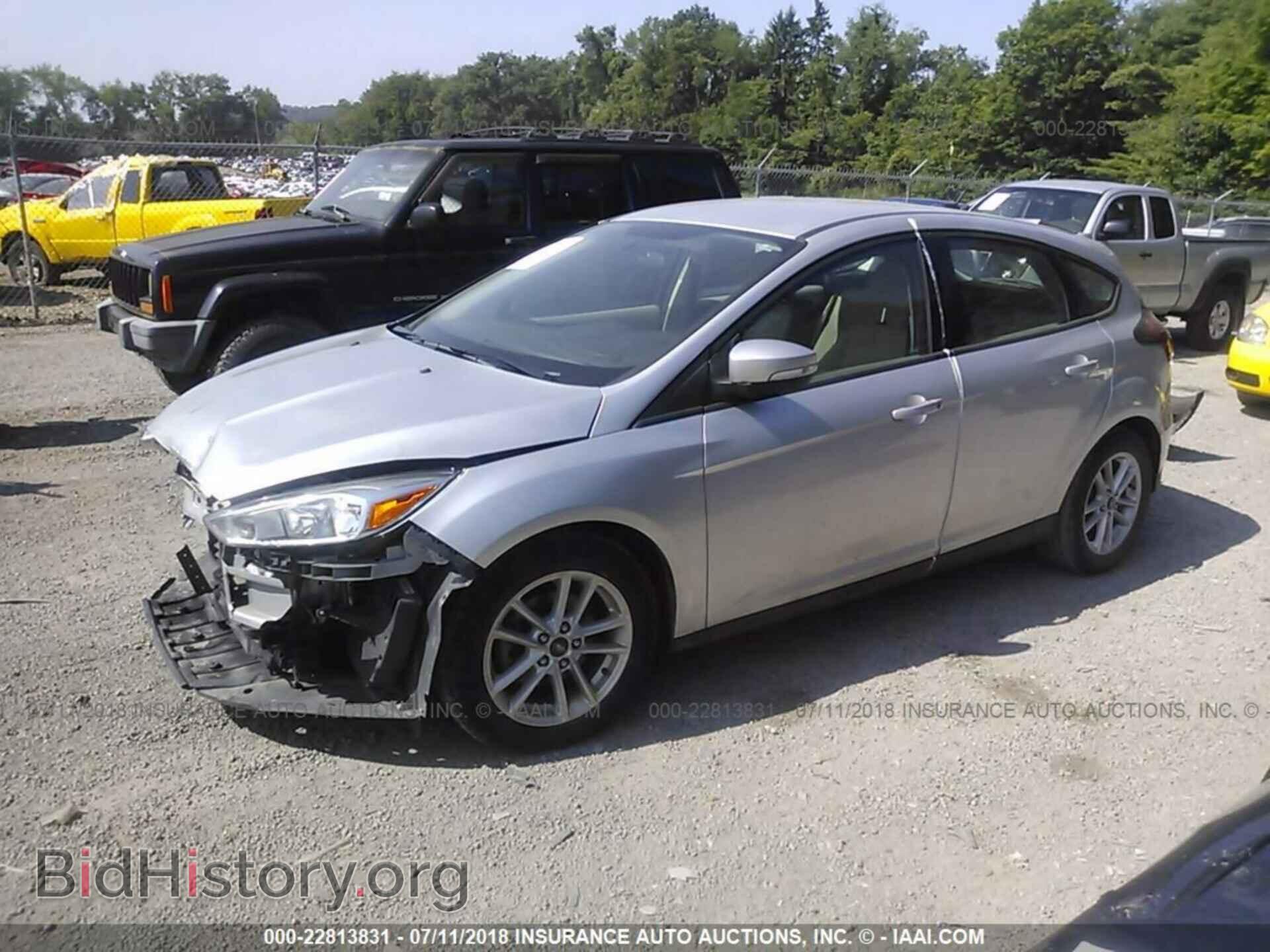 2017 Ford Focus - VIN: 1FADP3K26HL259430 - Photo 2