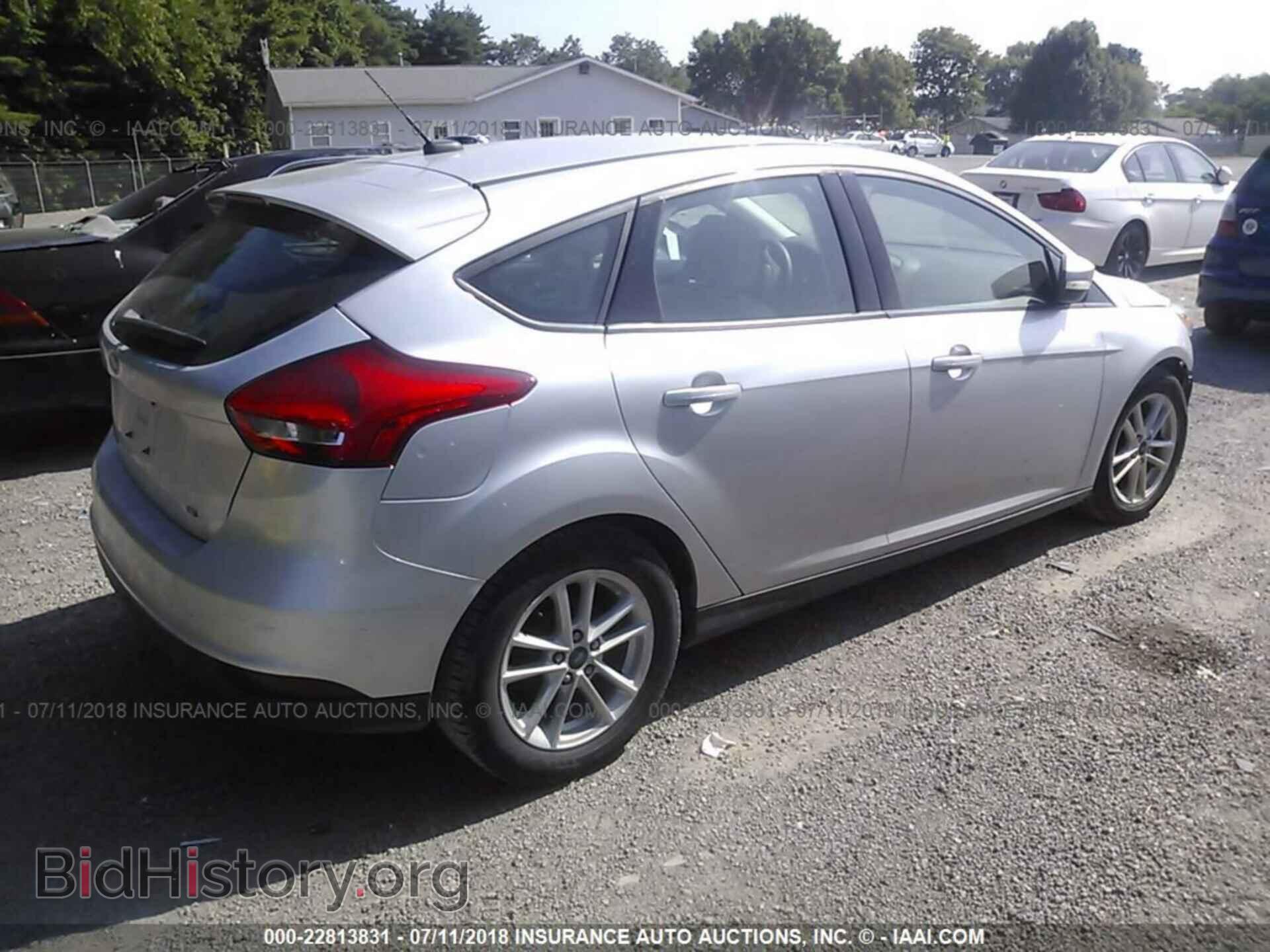 2017 Ford Focus - VIN: 1FADP3K26HL259430 - Photo 4