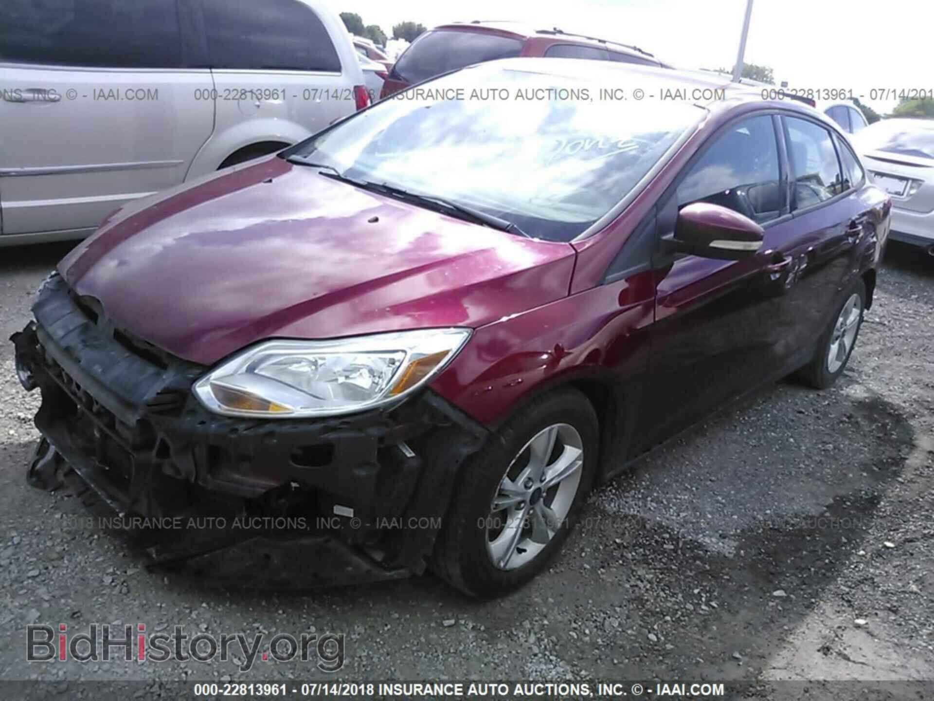 2013 Ford Focus - VIN: 1FADP3F24DL220128 - Фото 2