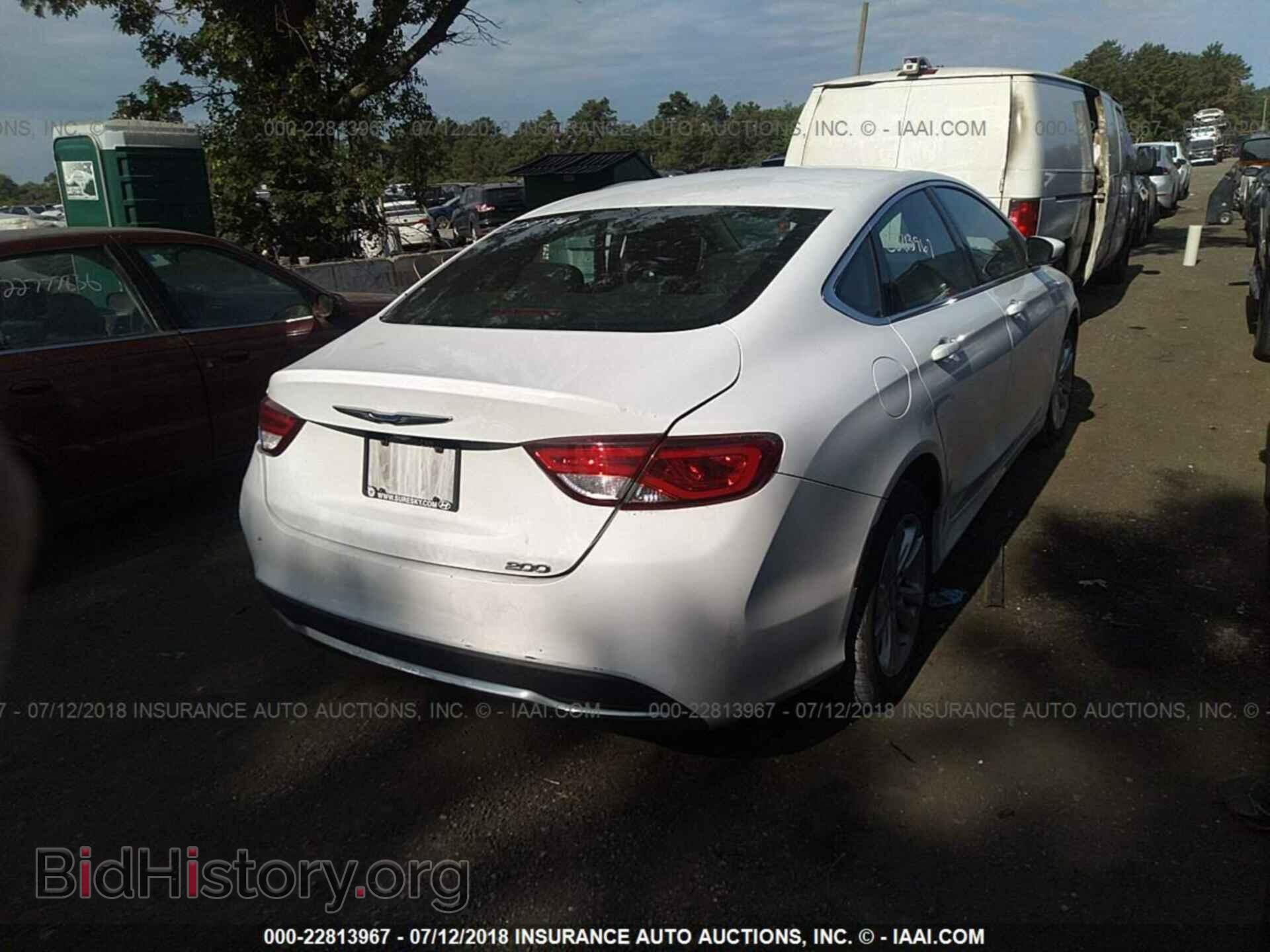 2015 Chrysler 200 - VIN: 1C3CCCAB6FN582420 - Photo 4