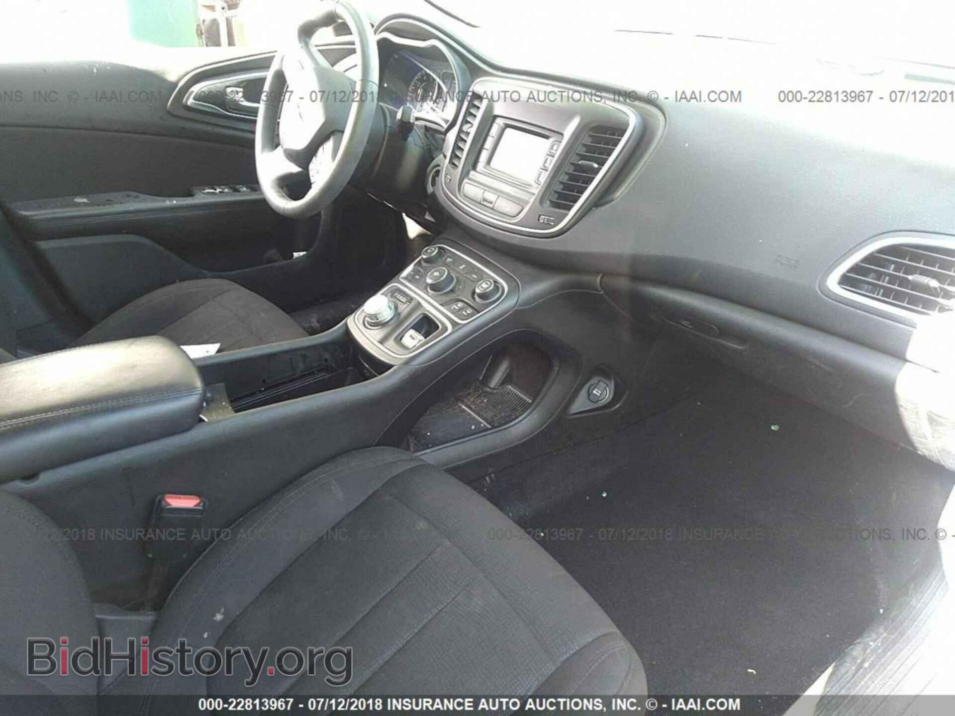 2015 Chrysler 200 - VIN: 1C3CCCAB6FN582420 - Photo 5