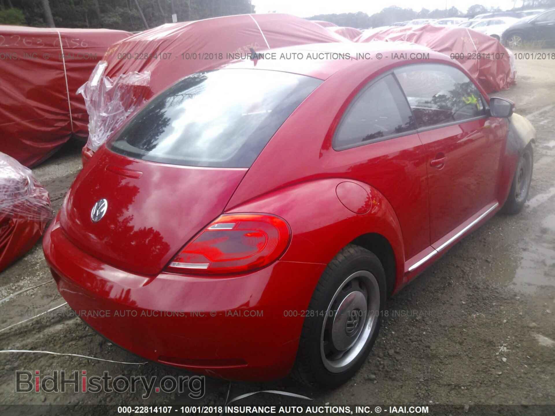2012 Volkswagen Beetle - VIN: 3VWJP7AT7CM631506 - Фото 4