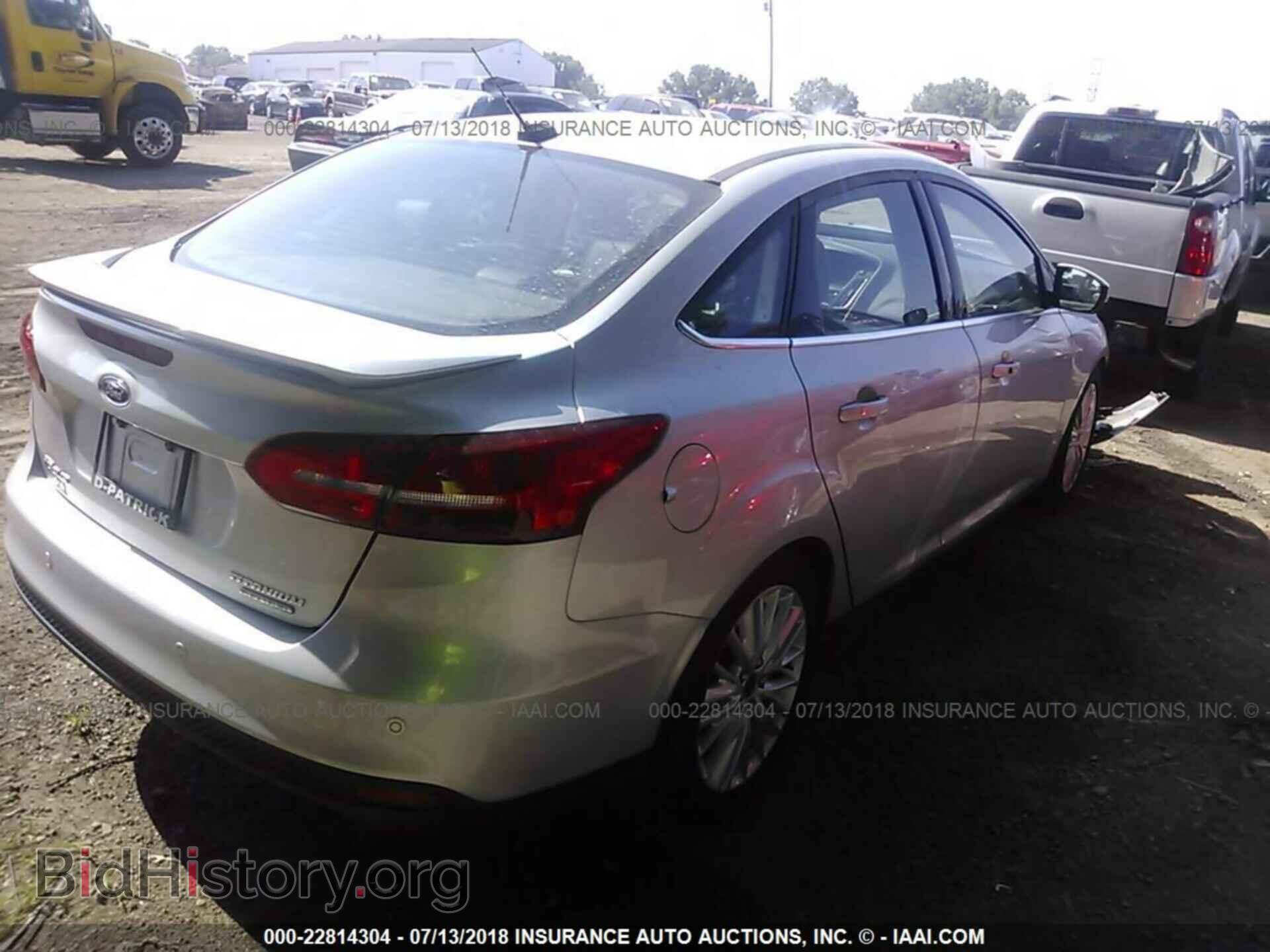2016 Ford Focus - VIN: 1FADP3J27GL215730 - Photo 4
