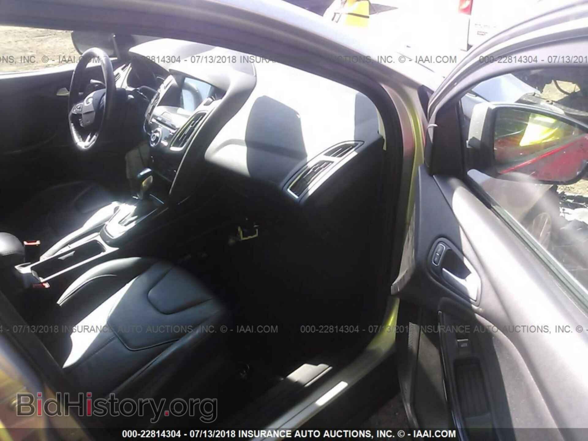 2016 Ford Focus - VIN: 1FADP3J27GL215730 - Photo 5