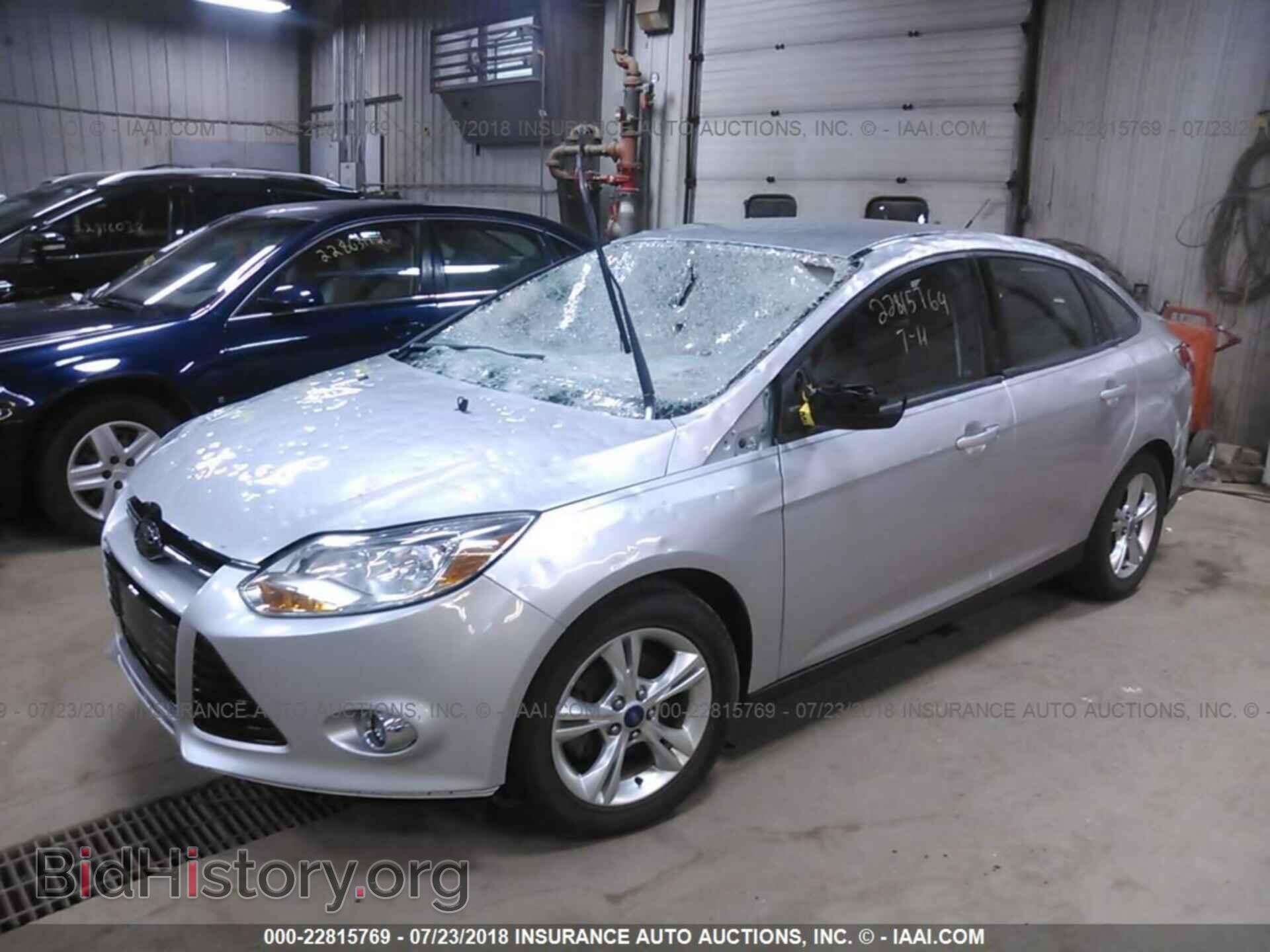 2012 Ford Focus - VIN: 1FAHP3F22CL237669 - Фото 2