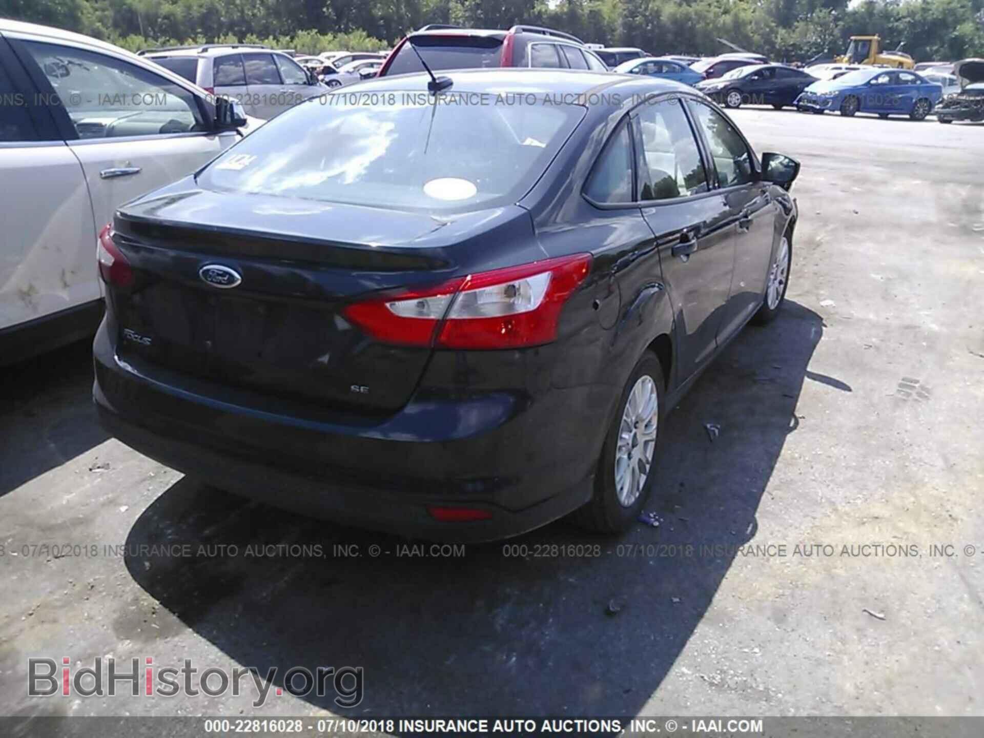 2012 Ford Focus - VIN: 1FAHP3F22CL142304 - Photo 4