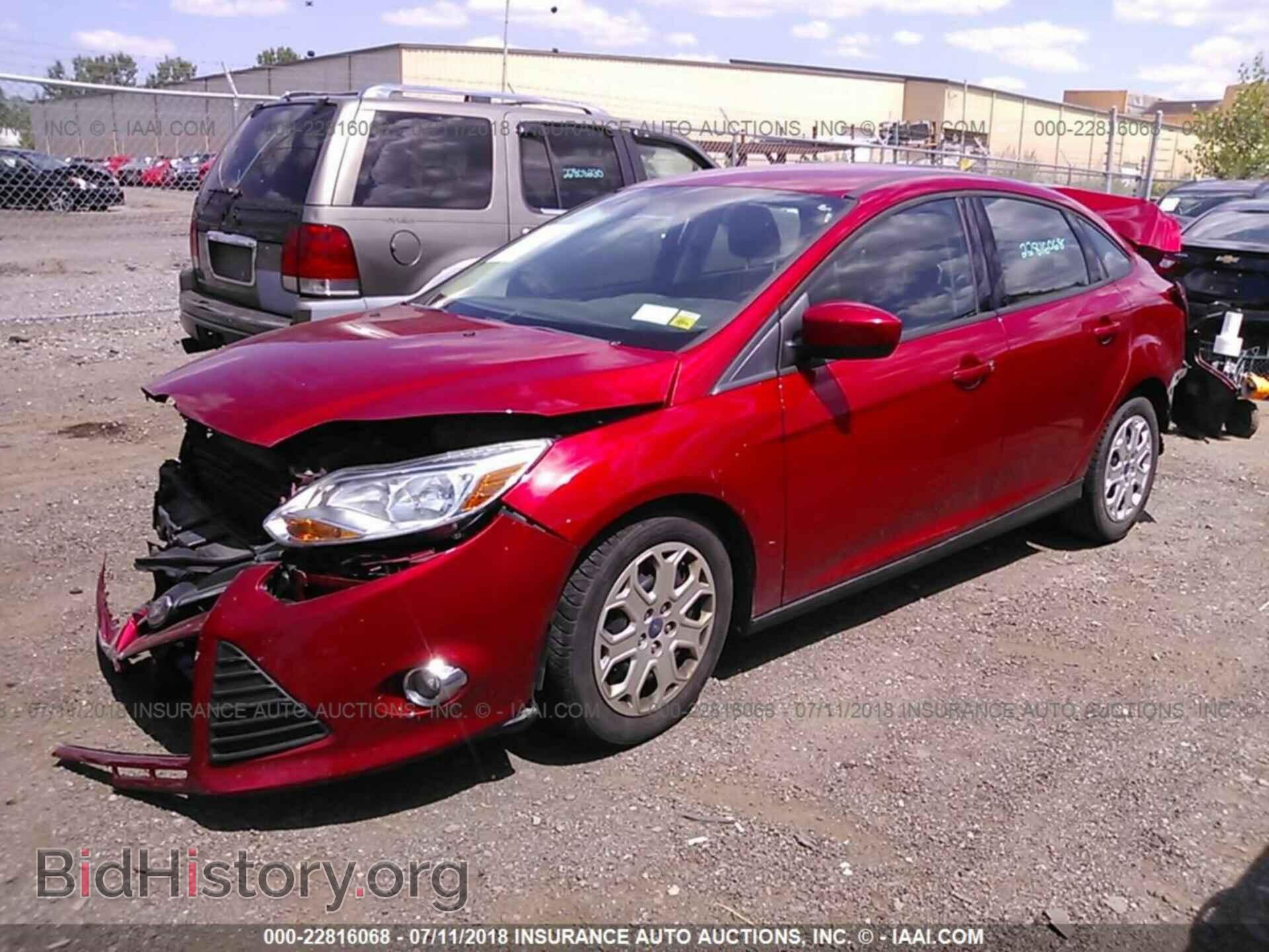 2012 Ford Focus - VIN: 1FAHP3F29CL248636 - Photo 2