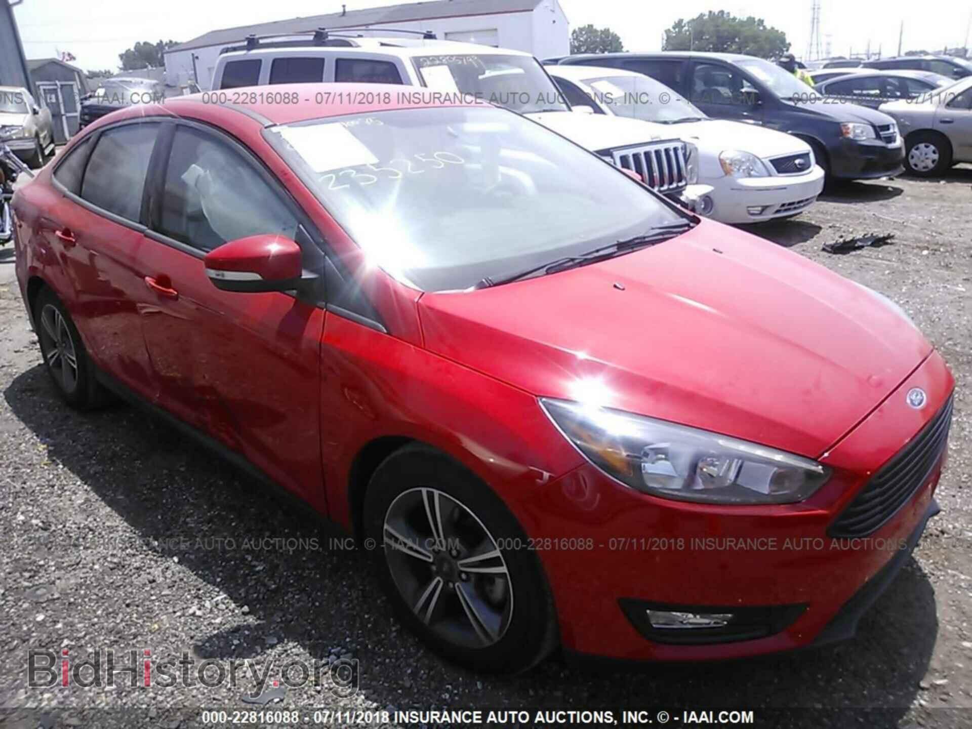 2017 Ford Focus - VIN: 1FADP3FEXHL235250 - Photo 6