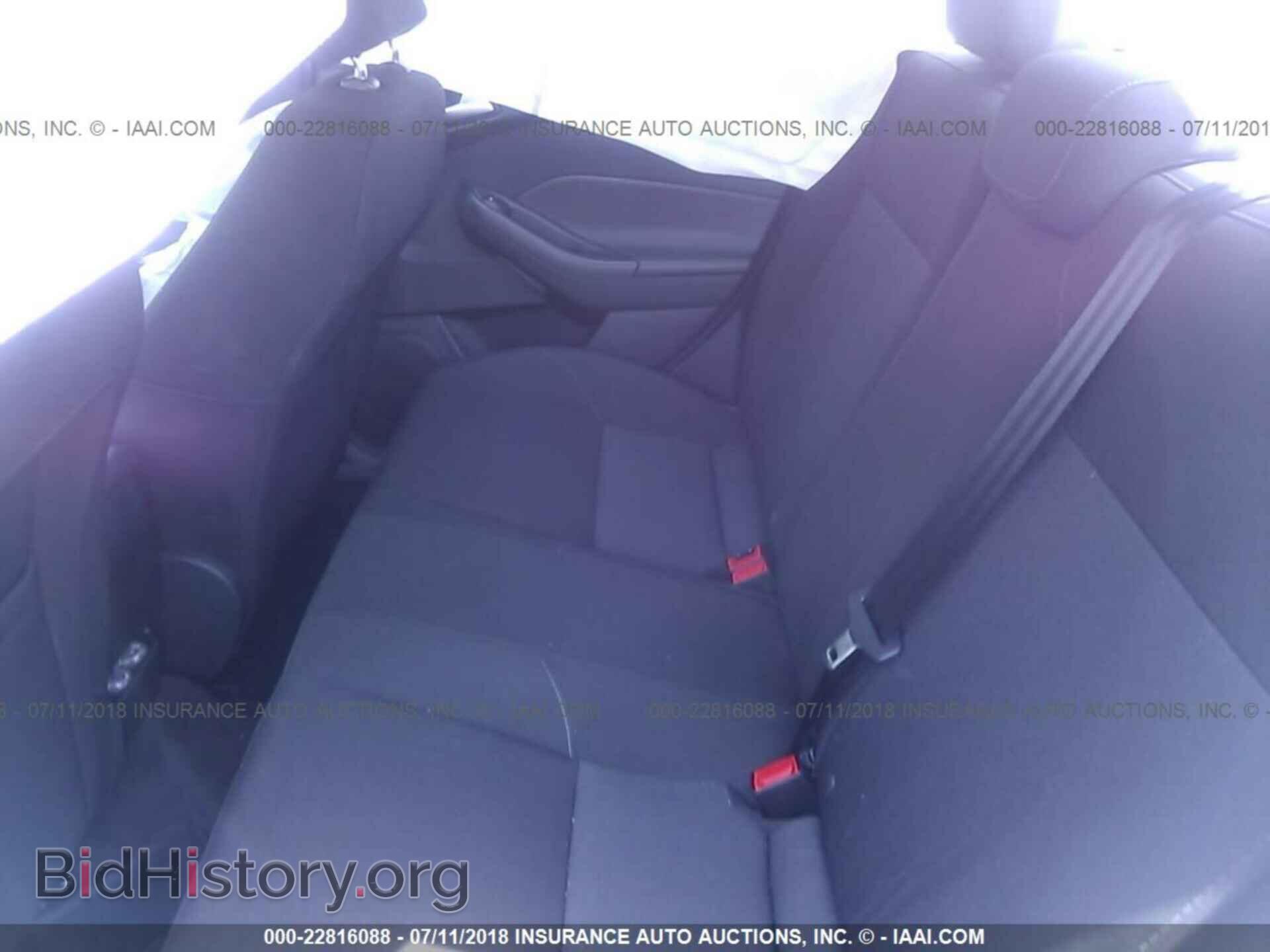 2017 Ford Focus - VIN: 1FADP3FEXHL235250 - Photo 8