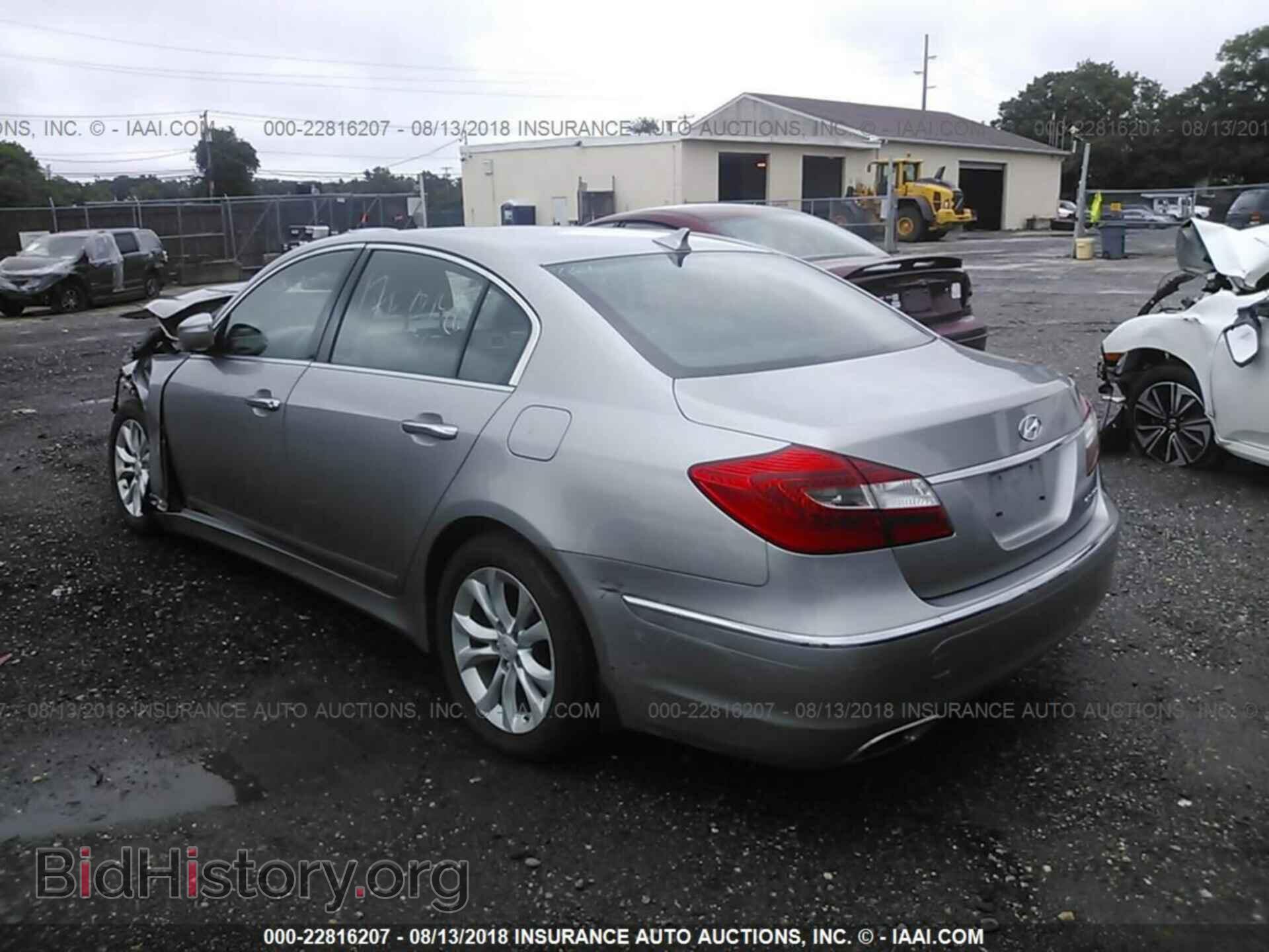 2013 Hyundai Genesis - VIN: KMHGC4DD1DU213463 - Фото 3