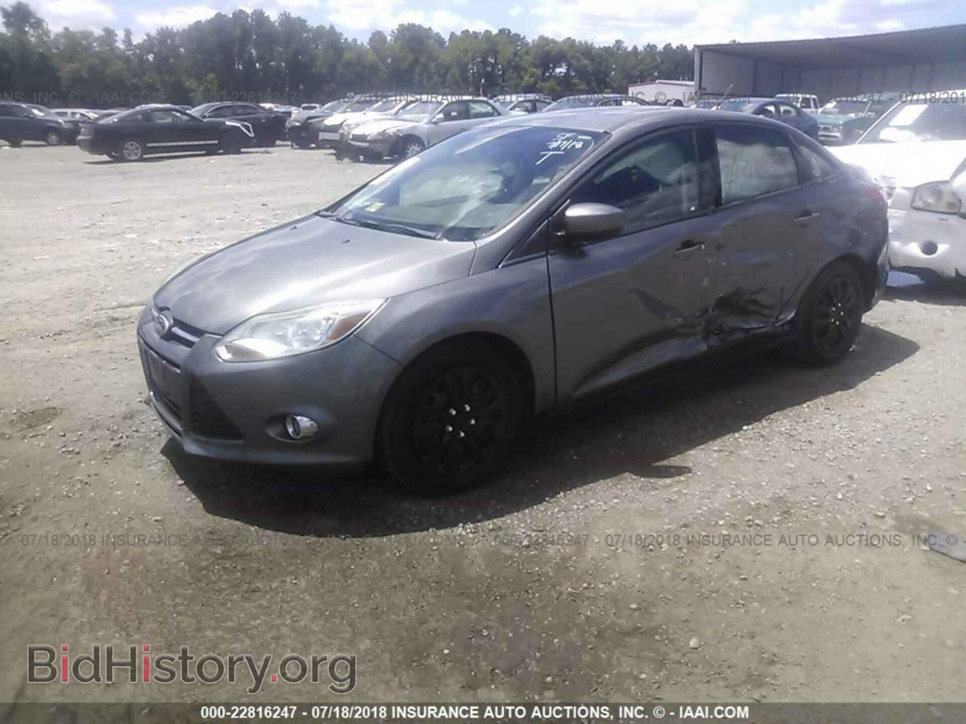 2012 Ford Focus - VIN: 1FAHP3F2XCL117697 - Photo 2