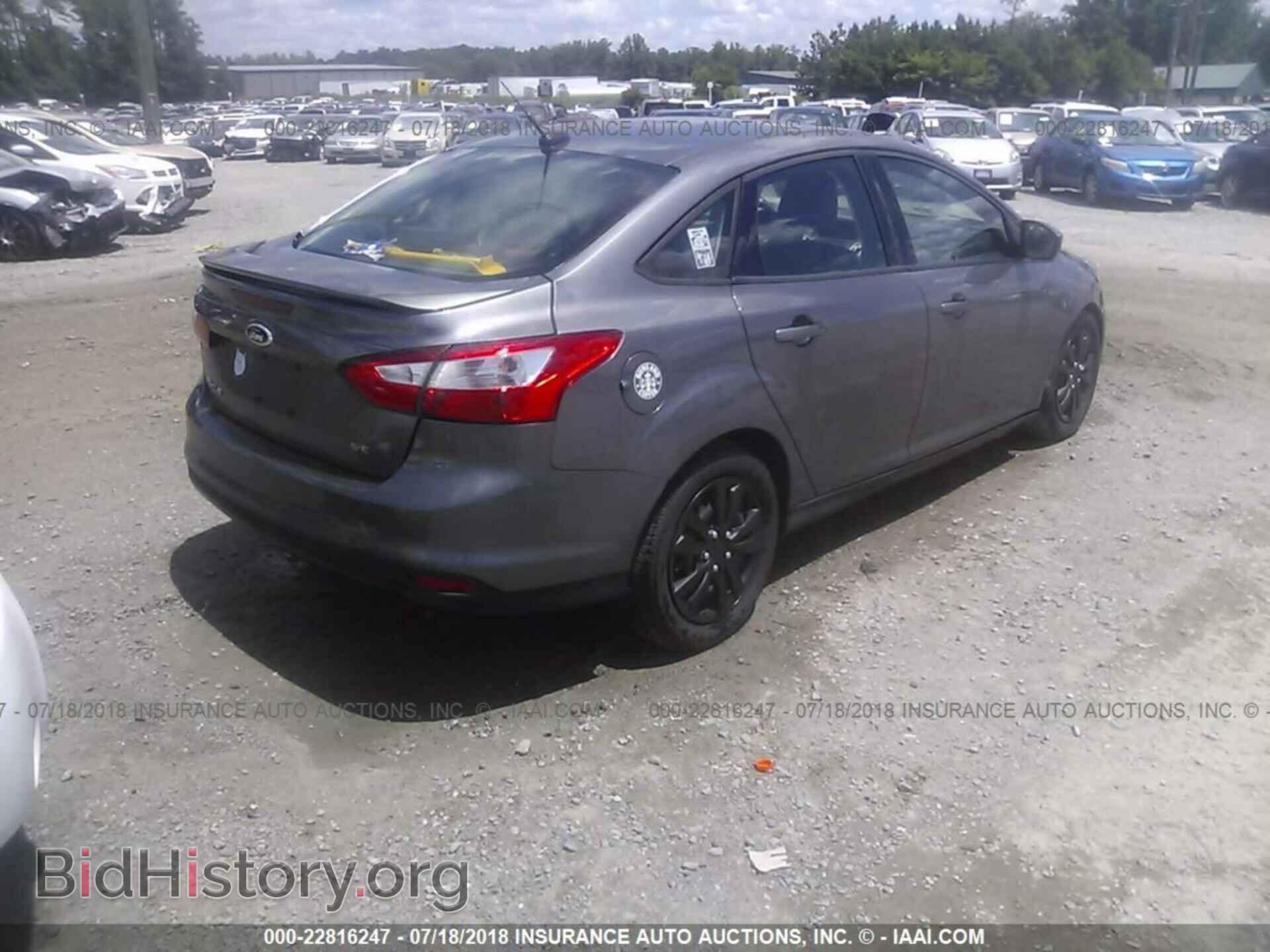 2012 Ford Focus - VIN: 1FAHP3F2XCL117697 - Photo 4