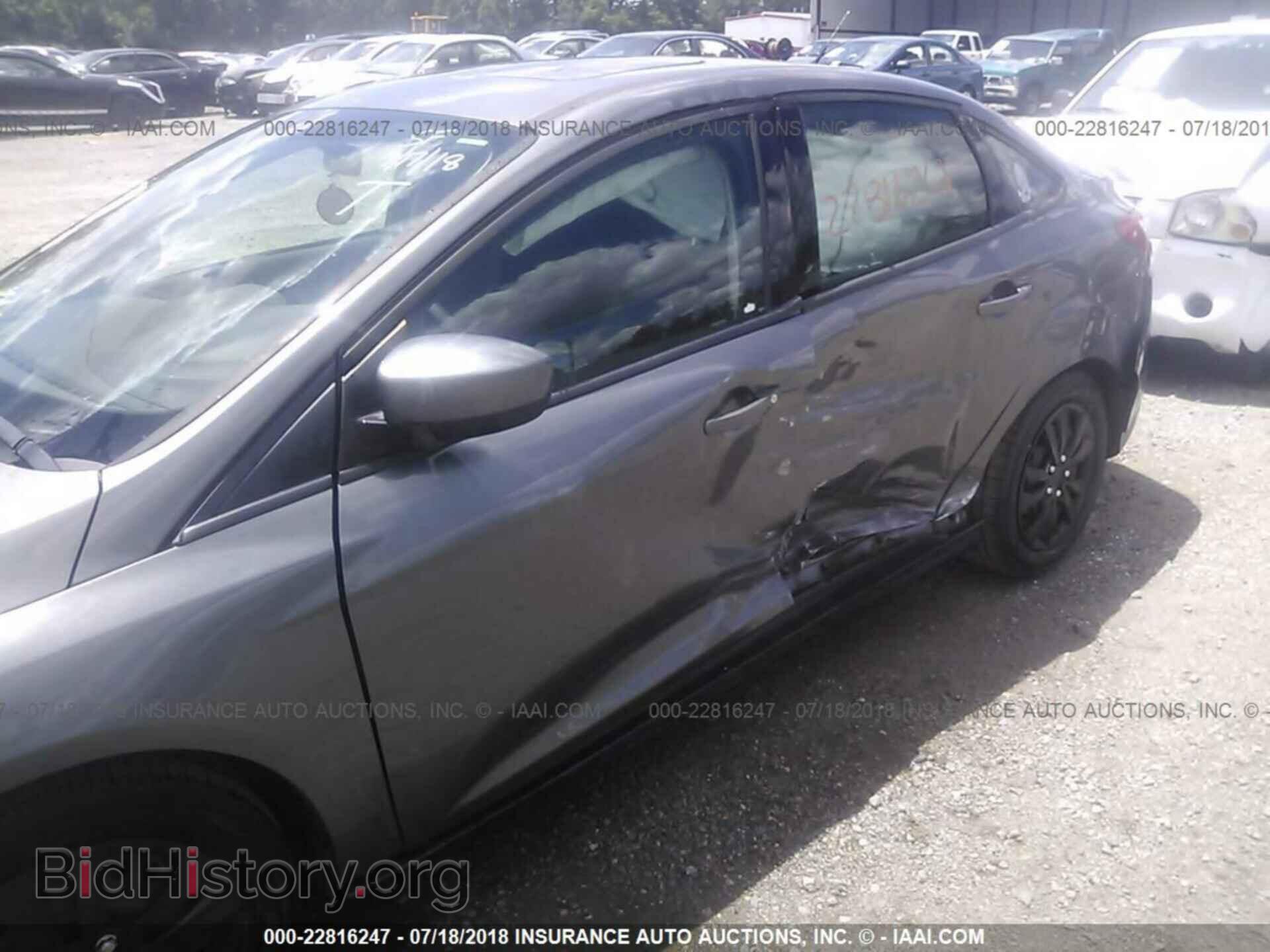 2012 Ford Focus - VIN: 1FAHP3F2XCL117697 - Photo 6