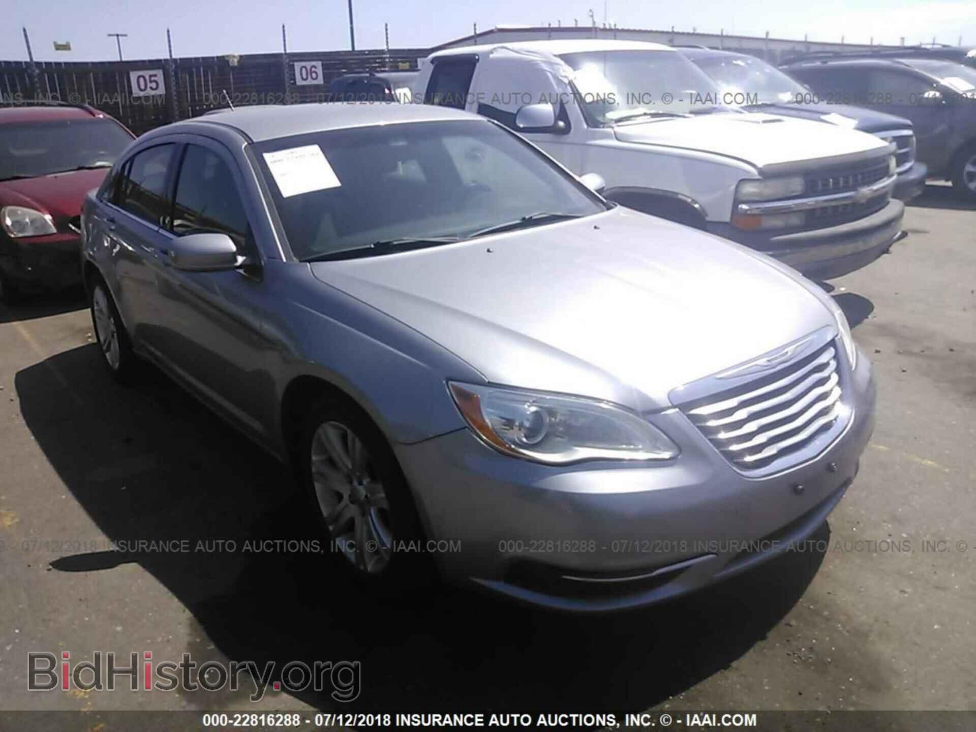 Photo 1C3CCBAB0DN761561 - Chrysler 200 2013