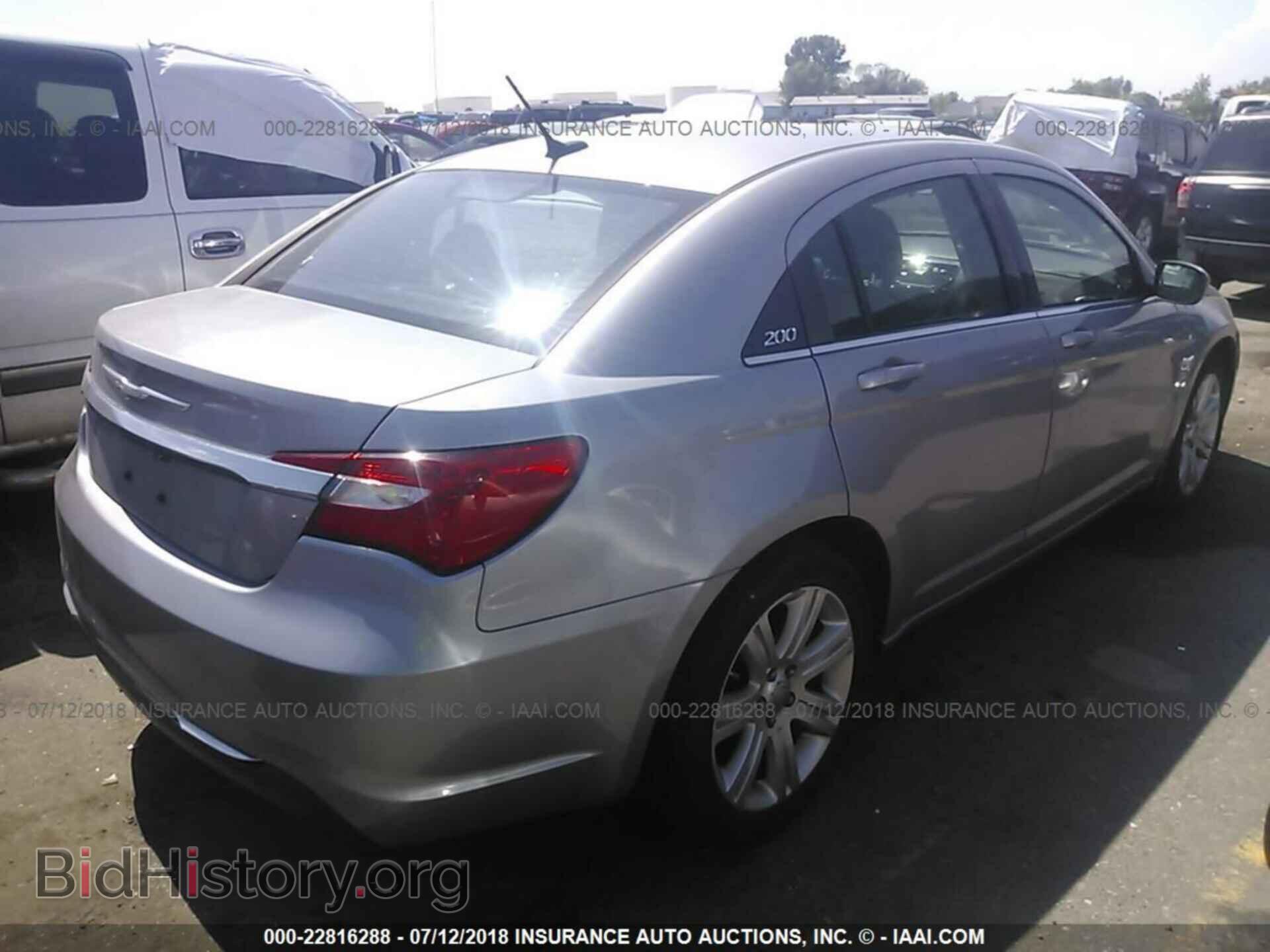 2013 Chrysler 200 - VIN: 1C3CCBAB0DN761561 - Photo 4