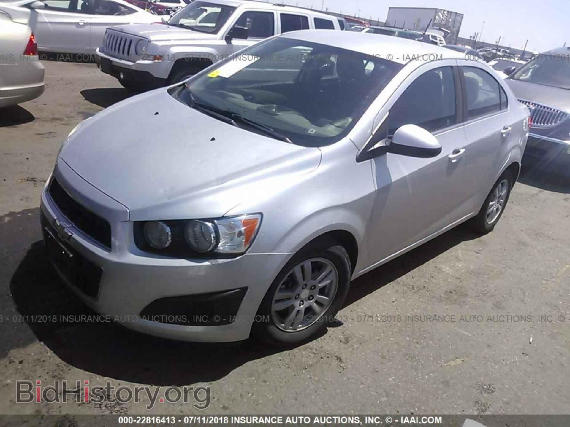 2014 Chevrolet Sonic - VIN: 1G1JC5SG2E4108051 - Фото 2
