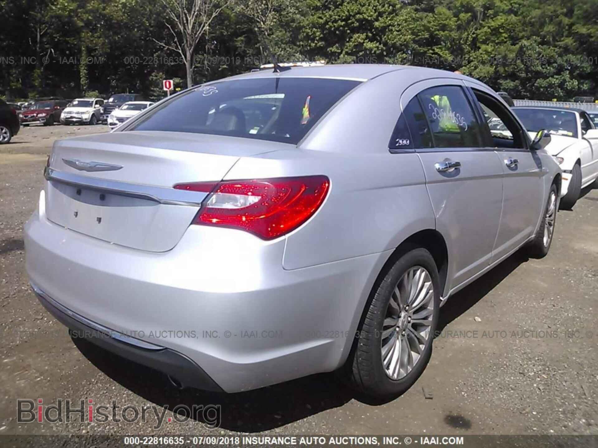 2011 Chrysler 200 - VIN: 1C3BC2FG3BN503810 - Фото 4