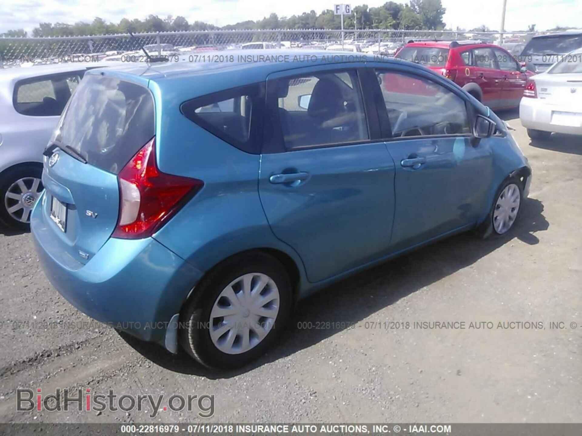 2016 Nissan Versa note - VIN: 3N1CE2CP6GL369366 - Photo 4