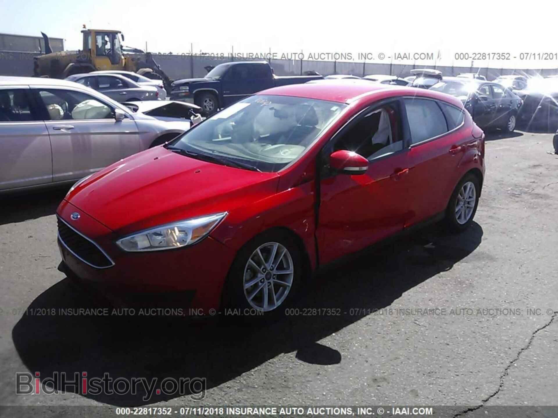 2017 Ford Focus - VIN: 1FADP3K26HL205626 - Фото 2