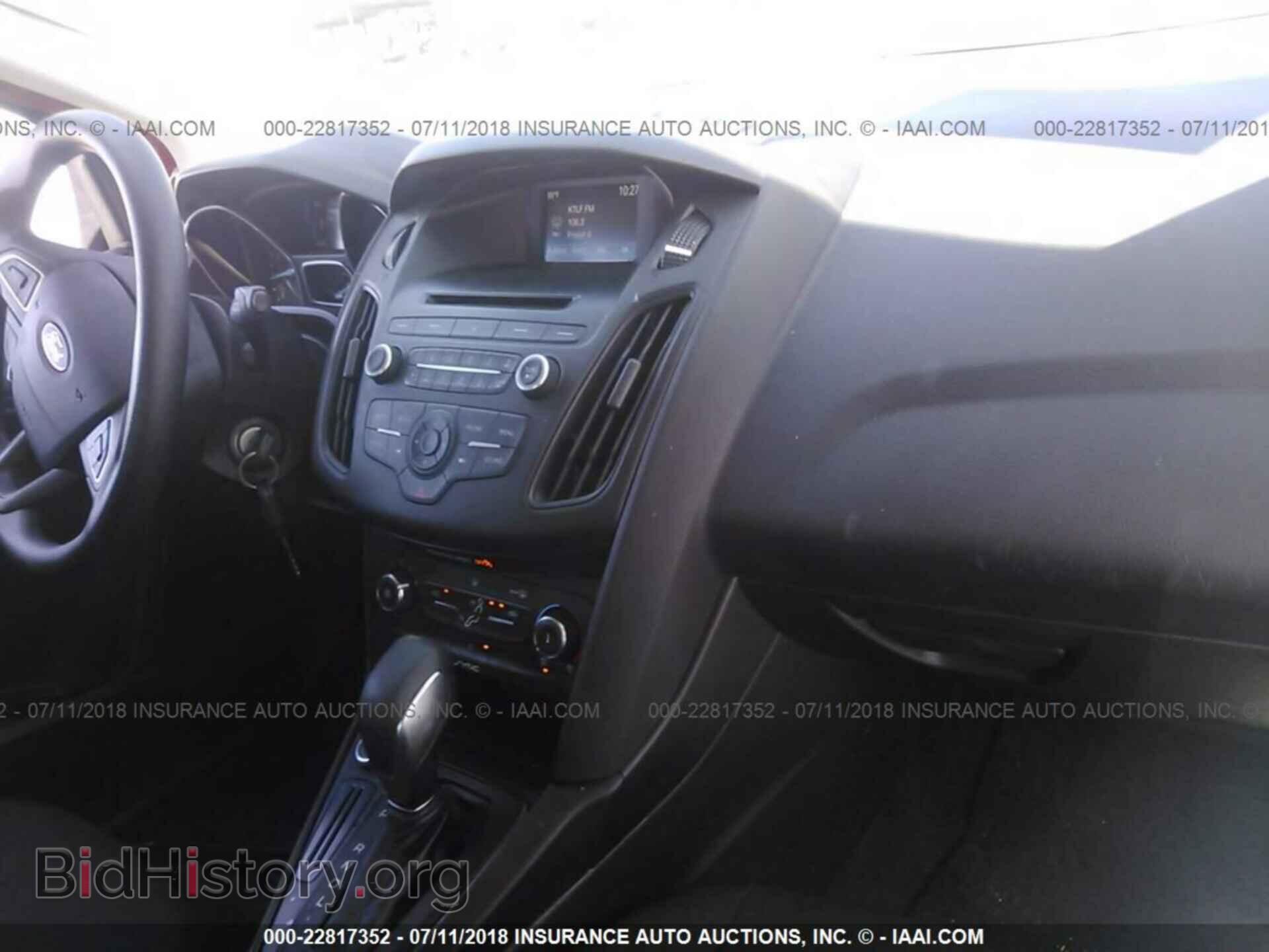 2017 Ford Focus - VIN: 1FADP3K26HL205626 - Фото 5