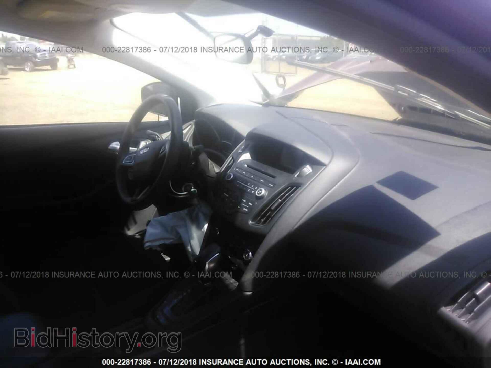 2017 Ford Focus - VIN: 1FADP3F23HL339827 - Photo 5