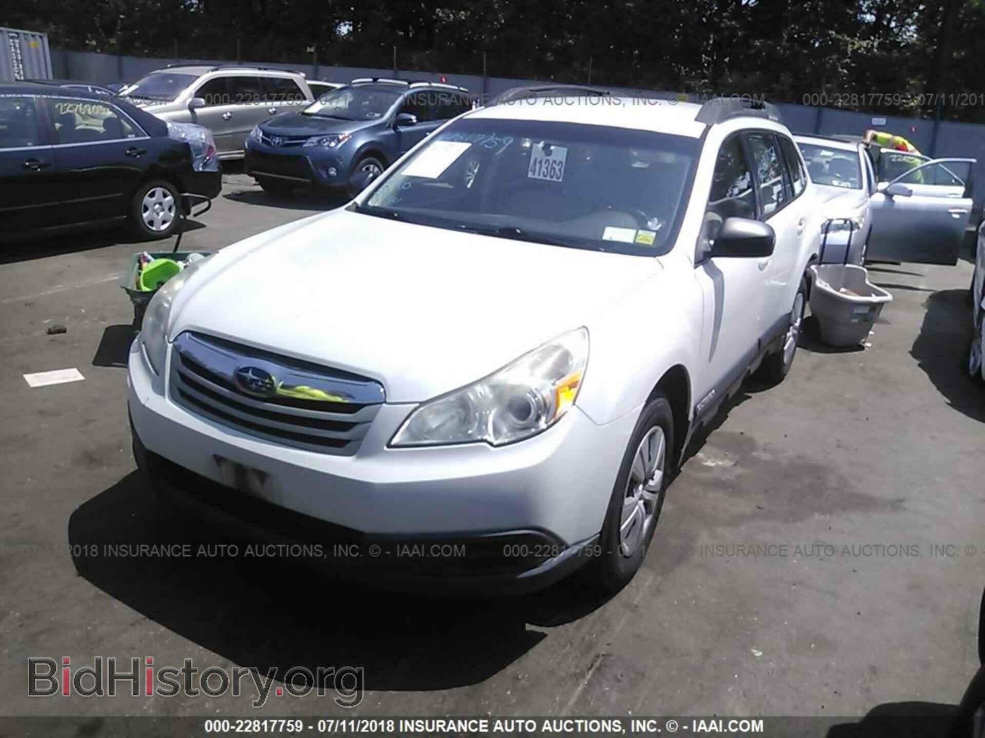 2011 Subaru Outback - VIN: 4S4BRBAC8B3321610 - Фото 2