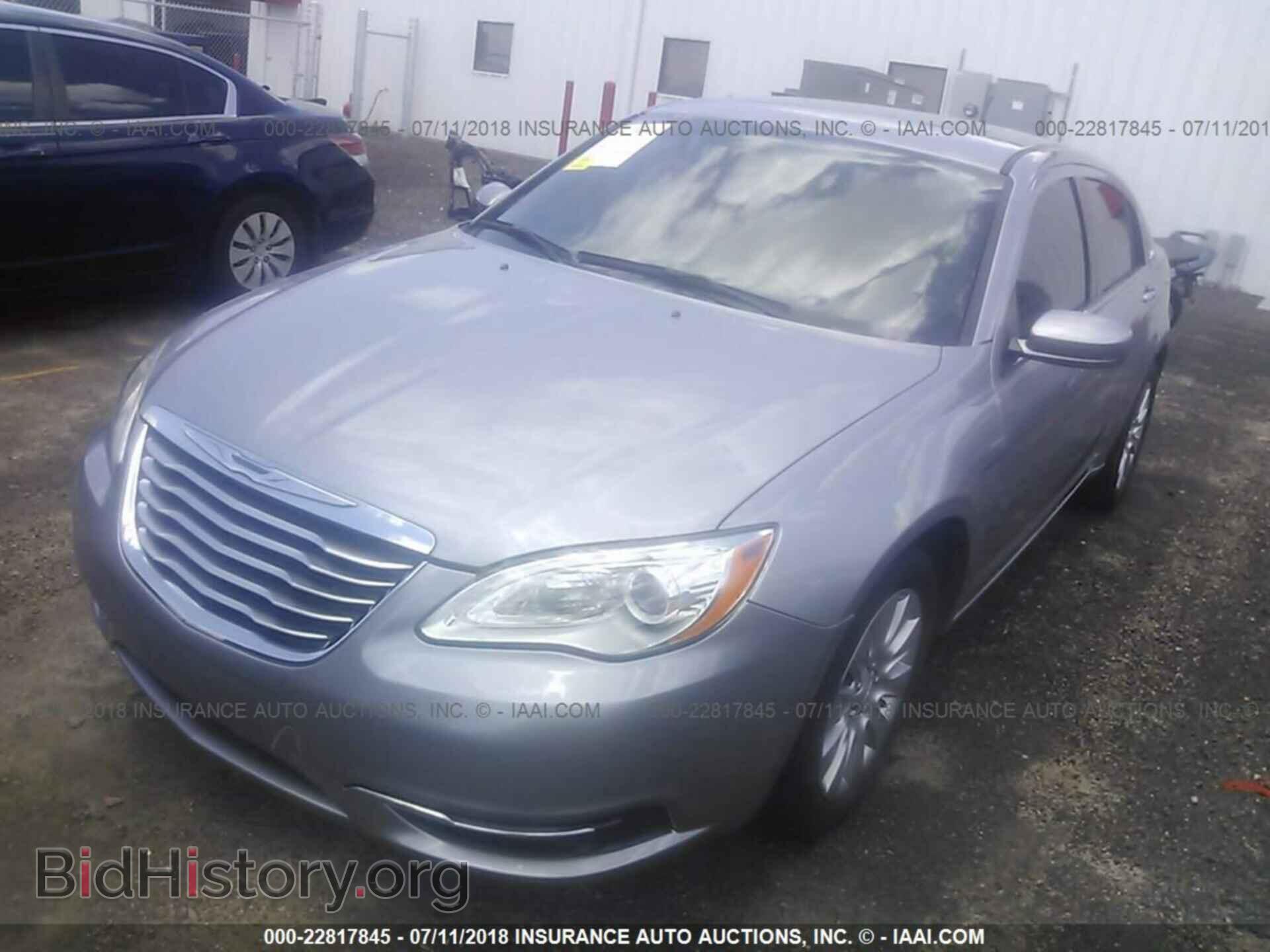 2014 Chrysler 200 - VIN: 1C3CCBAB4EN124268 - Фото 2