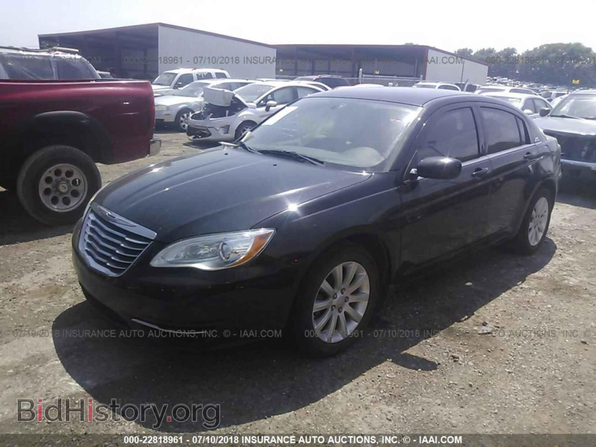 2012 Chrysler 200 - VIN: 1C3CCBBB1CN300852 - Фото 2