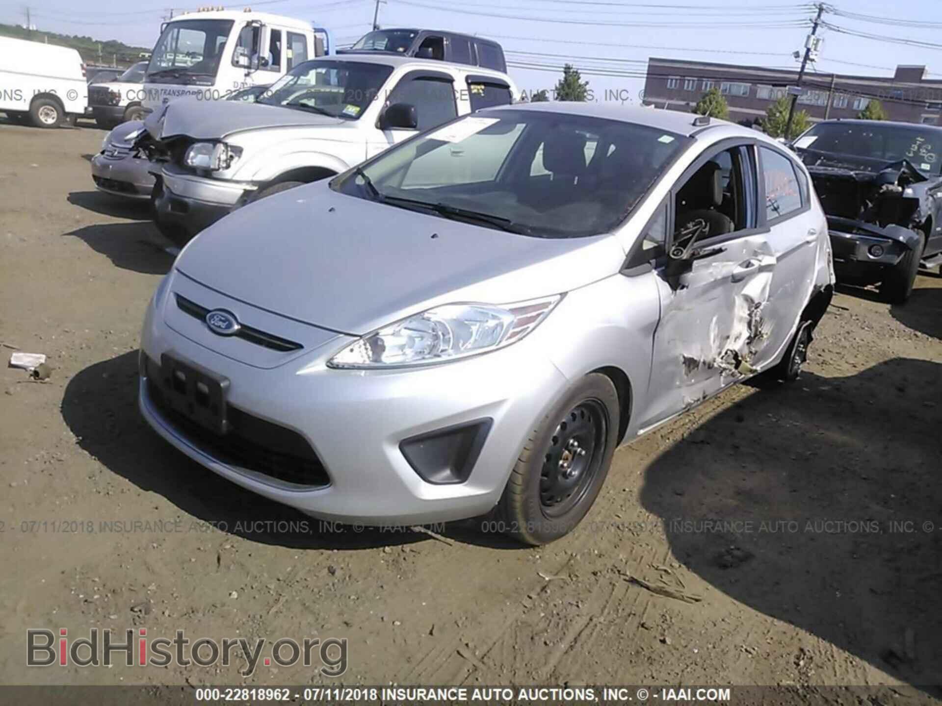 2012 Ford Fiesta - VIN: 3FADP4EJ8CM171382 - Фото 2