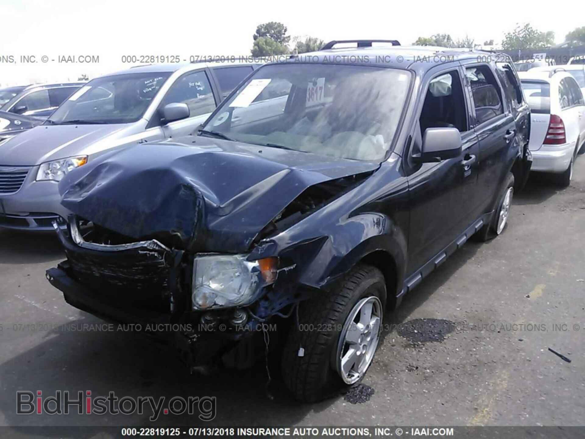 2012 Ford Escape - VIN: 1FMCU0D70CKC26021 - Photo 2