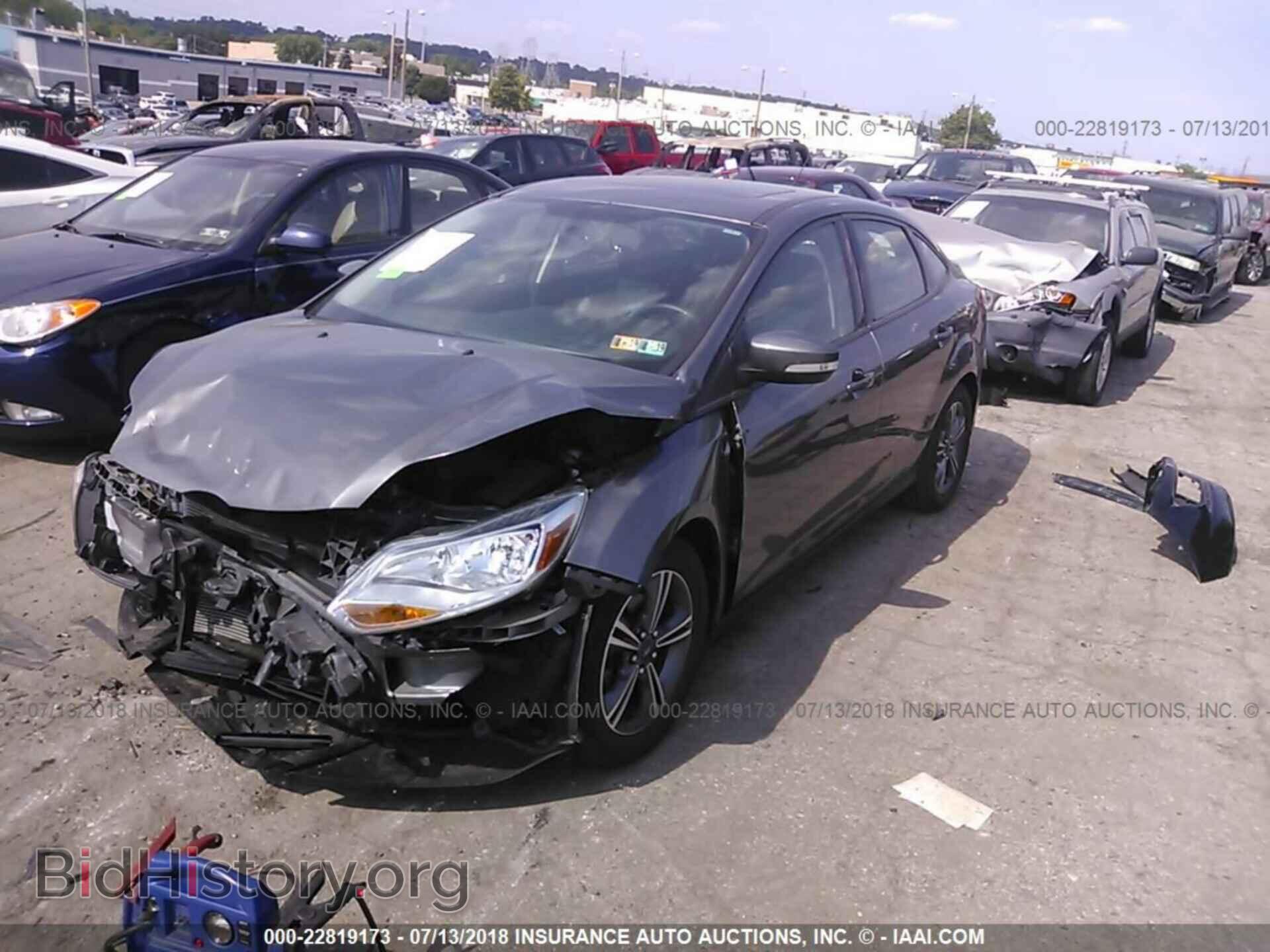 2014 Ford Focus - VIN: 1FADP3F28EL446657 - Фото 2