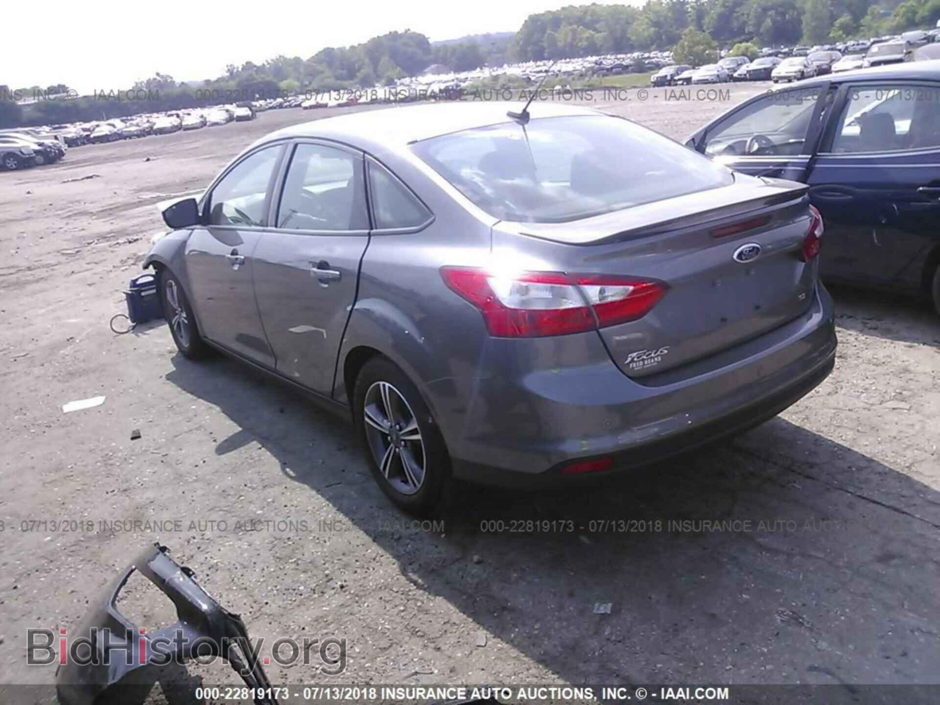 2014 Ford Focus - VIN: 1FADP3F28EL446657 - Фото 3