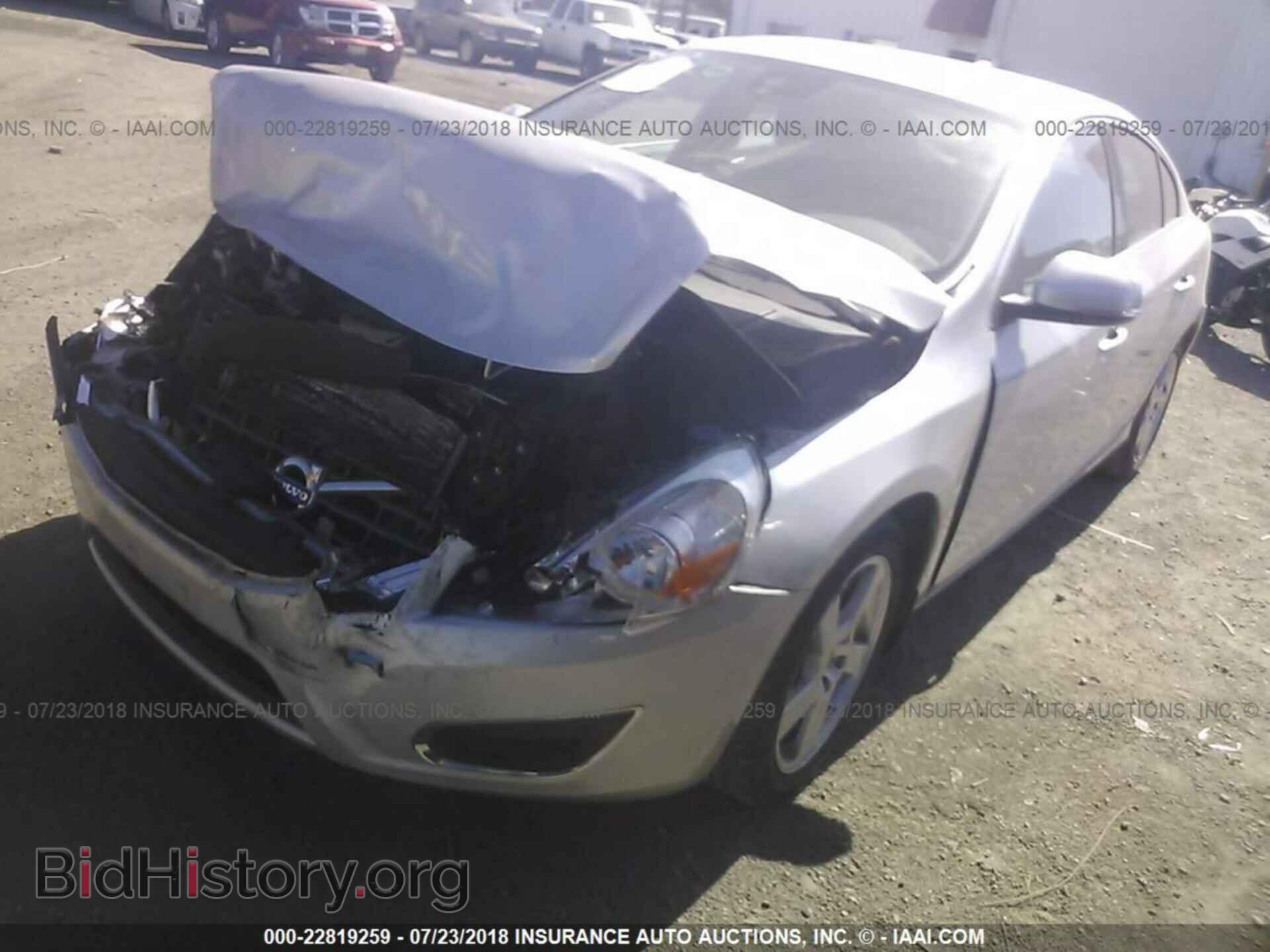 2012 Volvo S60 - VIN: YV1622FSXC2122070 - Фото 2