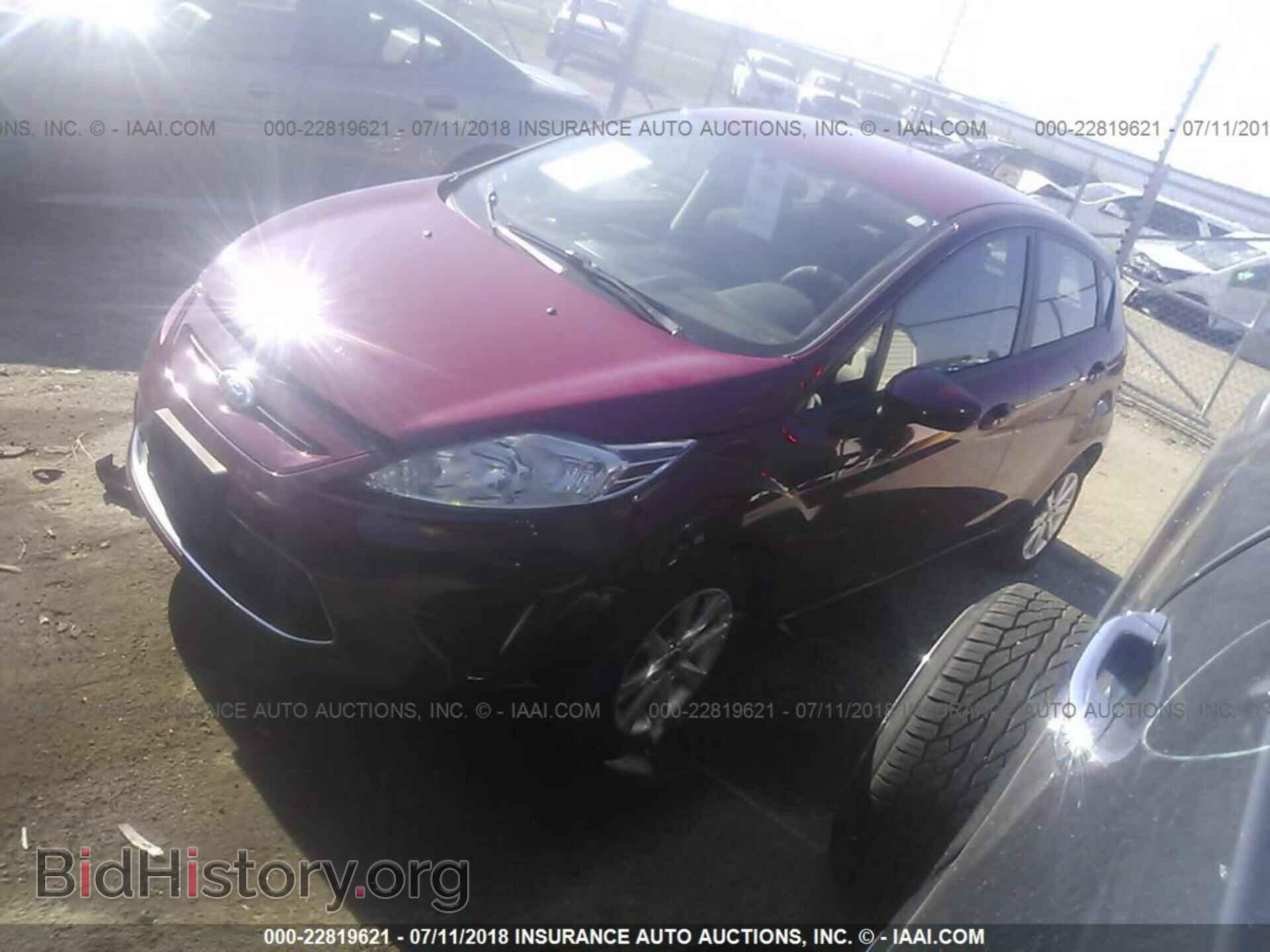 2011 Ford Fiesta - VIN: 3FADP4EJ0BM111420 - Фото 2