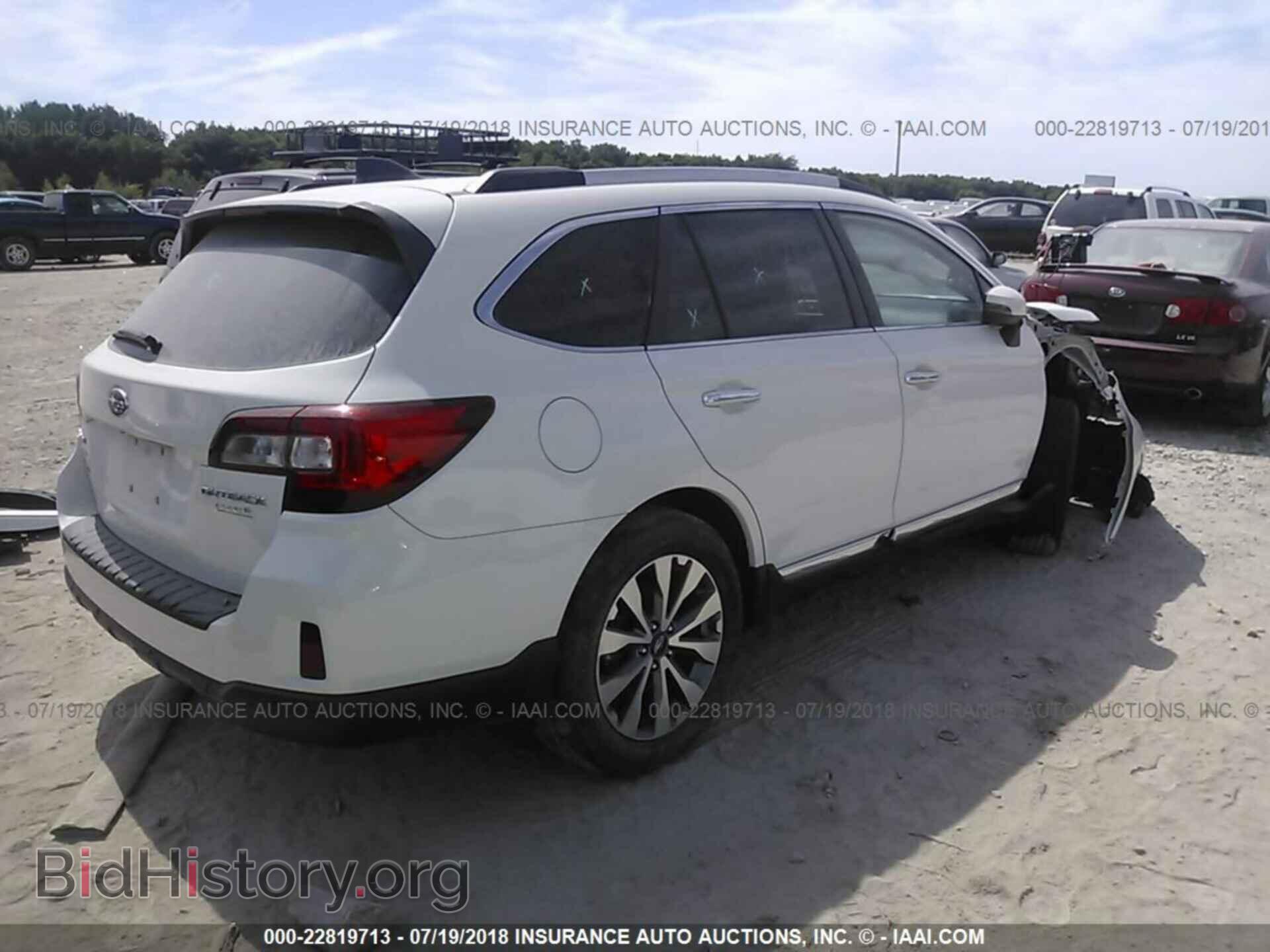 2017 Subaru Outback - VIN: 4S4BSATC0H3420944 - Фото 4