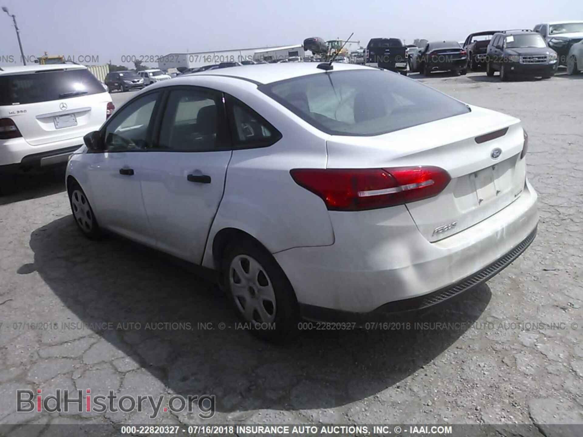 2015 Ford Focus - VIN: 1FADP3E23FL313534 - Photo 3
