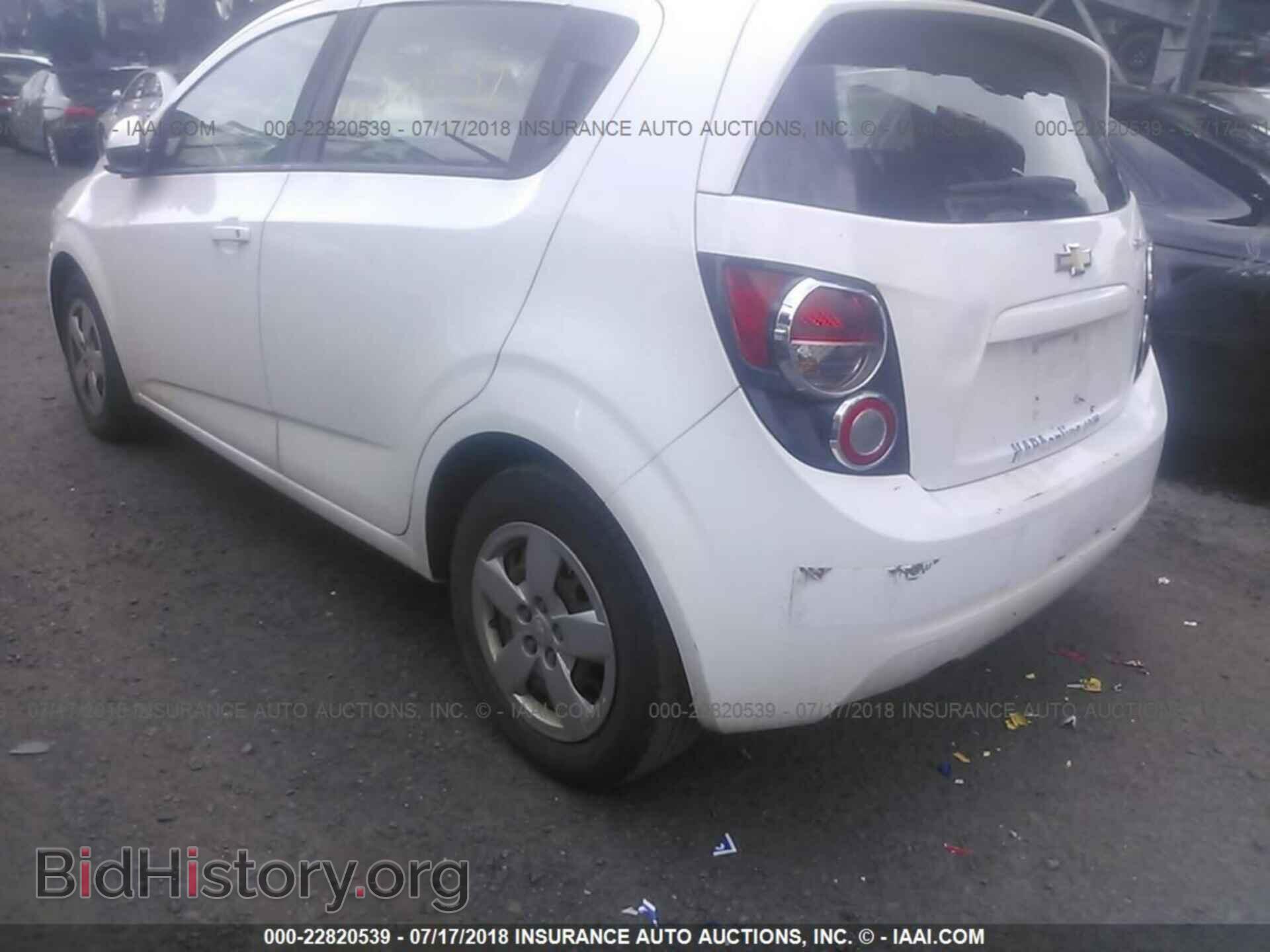 2014 Chevrolet Sonic - VIN: 1G1JA6SH0E4133678 - Photo 3
