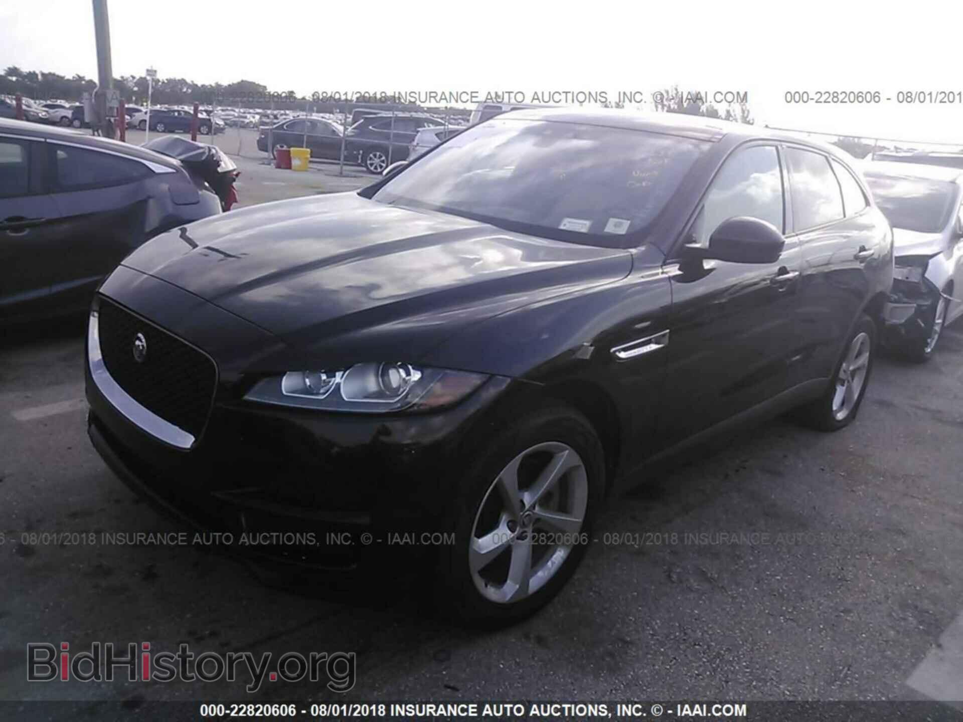 2017 Jaguar F-pace - VIN: SADCJ2BVXHA060201 - Photo 2
